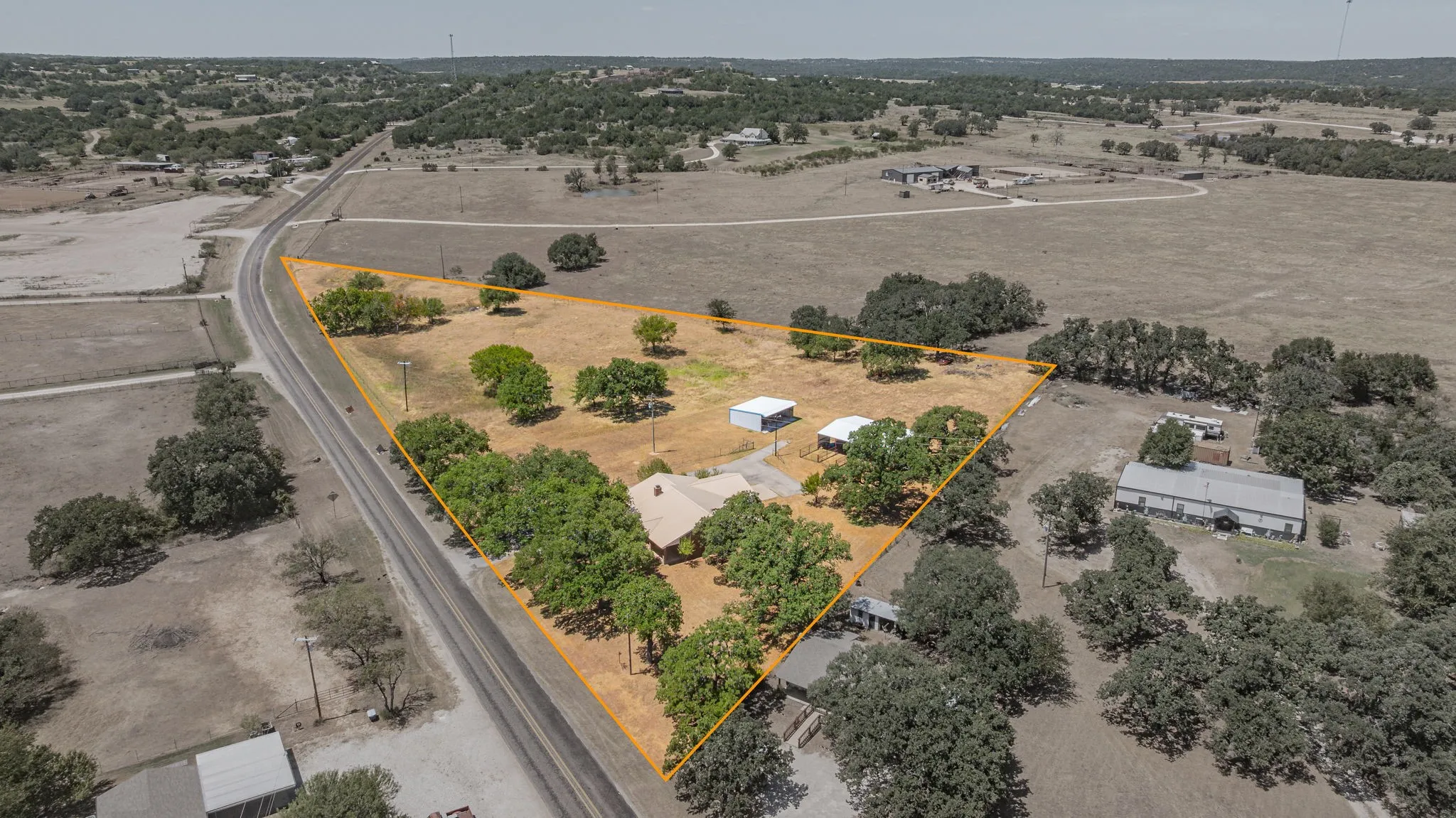 Single Family Residence For Sale in Erath County , 544 W Fm 1188, Stephenville, Texas 76401, 3 Bedroom, 2 Bathroom, 2 Garage spaces, 2,357 Sqft, built in 2008, Price $499,000, mls#21359162, Real Estate Agent in Stephenville, Homes For Sale in Erath county, Homes For Sale in Stephenville, Realtor in Stephenville Texas, Real Estate Brokerage Independent Realty Texas, Luminita Cordes Realtor