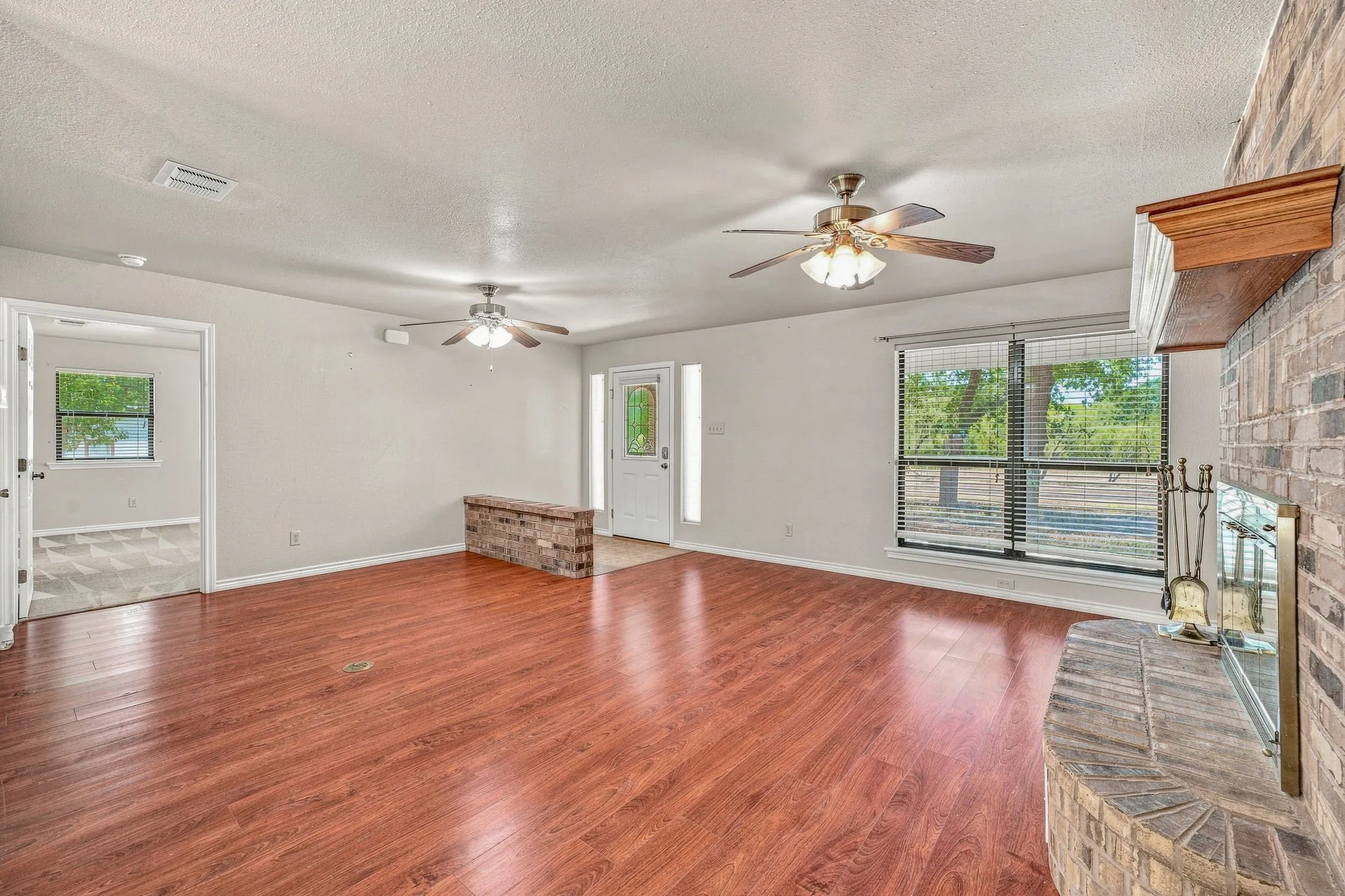 Single Family Residence For Sale in Erath County , 544 W Fm 1188, Stephenville, Texas 76401, 3 Bedroom, 2 Bathroom, 2 Garage spaces, 2,357 Sqft, built in 2008, Price $499,000, mls#21359162, Real Estate Agent in Stephenville, Homes For Sale in Erath county, Homes For Sale in Stephenville, Realtor in Stephenville Texas, Real Estate Brokerage Independent Realty Texas, Luminita Cordes Realtor