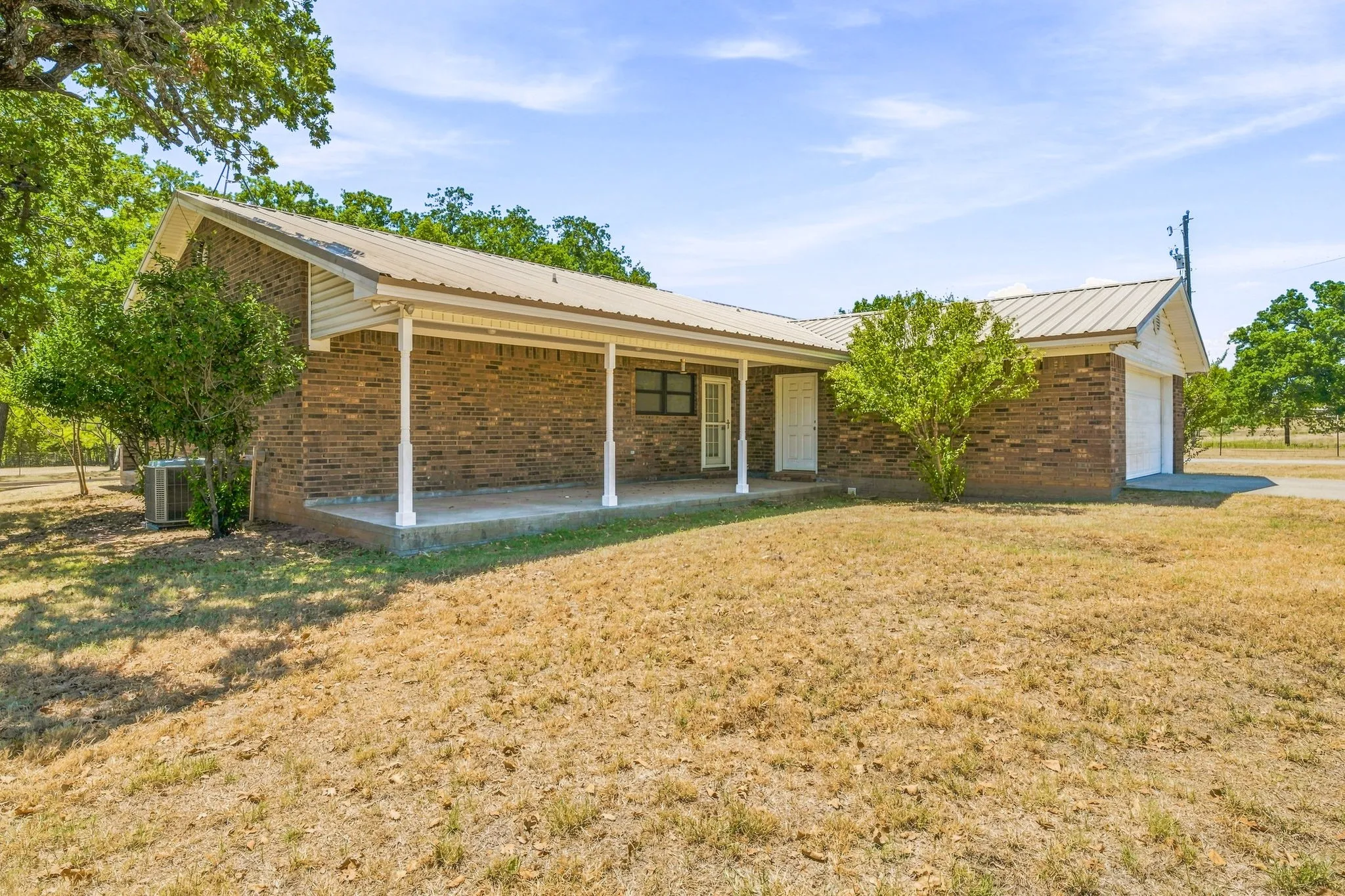 Single Family Residence For Sale in Erath County , 544 W Fm 1188, Stephenville, Texas 76401, 3 Bedroom, 2 Bathroom, 2 Garage spaces, 2,357 Sqft, built in 2008, Price $499,000, mls#21359162, Real Estate Agent in Stephenville, Homes For Sale in Erath county, Homes For Sale in Stephenville, Realtor in Stephenville Texas, Real Estate Brokerage Independent Realty Texas, Luminita Cordes Realtor