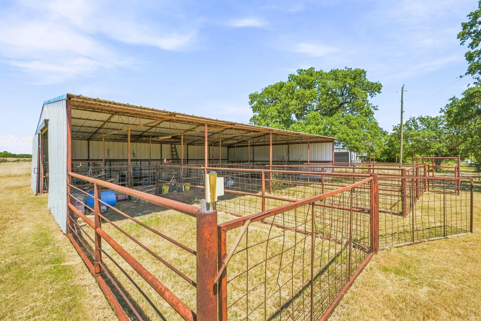 Single Family Residence For Sale in Erath County , 544 W Fm 1188, Stephenville, Texas 76401, 3 Bedroom, 2 Bathroom, 2 Garage spaces, 2,357 Sqft, built in 2008, Price $499,000, mls#21359162, Real Estate Agent in Stephenville, Homes For Sale in Erath county, Homes For Sale in Stephenville, Realtor in Stephenville Texas, Real Estate Brokerage Independent Realty Texas, Luminita Cordes Realtor