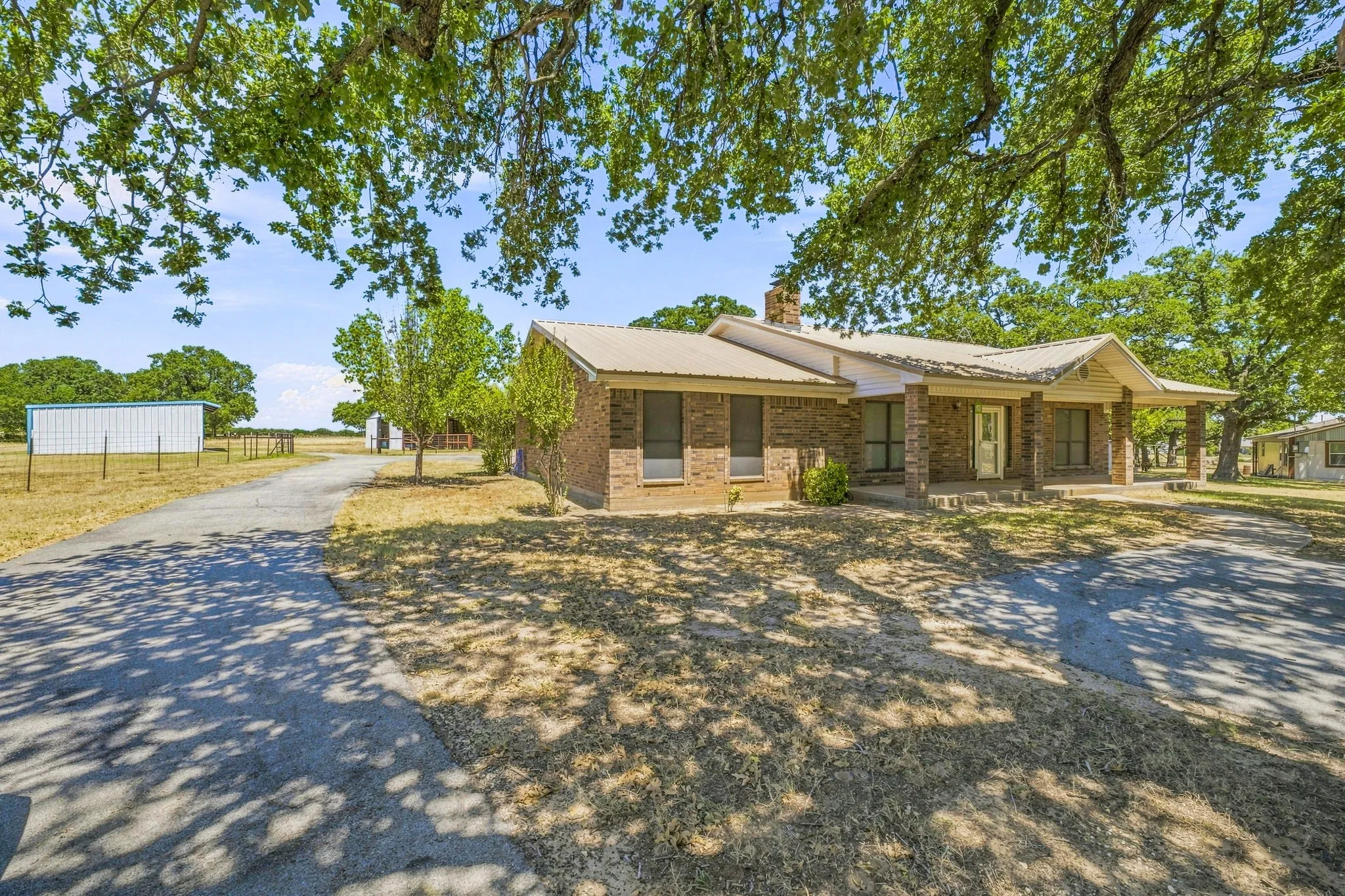 Single Family Residence For Sale in Erath County , 544 W Fm 1188, Stephenville, Texas 76401, 3 Bedroom, 2 Bathroom, 2 Garage spaces, 2,357 Sqft, built in 2008, Price $499,000, mls#21359162, Real Estate Agent in Stephenville, Homes For Sale in Erath county, Homes For Sale in Stephenville, Realtor in Stephenville Texas, Real Estate Brokerage Independent Realty Texas, Luminita Cordes Realtor