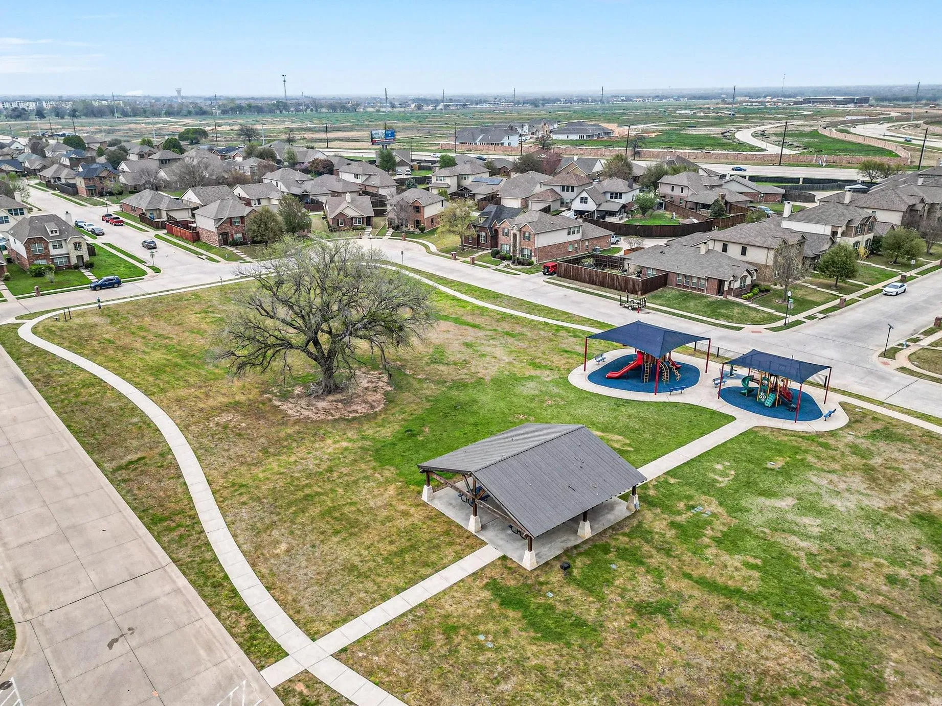 Single Family Residence For Sale in Denton County , 8928 Trailblazer Drive, Aubrey, Texas 76227, 4 Bedroom, 2 Bathroom, 2 Garage spaces, 1,812 Sqft, built in 2007, mls#21345572, Real Estate Agent in Aubrey, Homes For Sale in Denton county, Homes For Sale in Aubrey, Realtor in Aubrey Texas, Real Estate Brokerage Independent Realty Texas, Luminita Cordes Realtor
