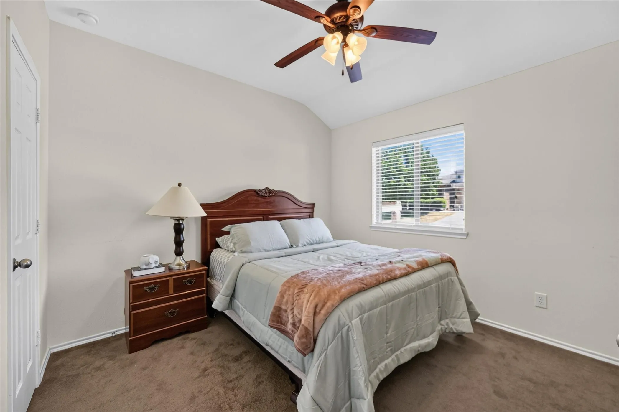 Single Family Residence For Sale in Denton County , 8928 Trailblazer Drive, Aubrey, Texas 76227, 4 Bedroom, 2 Bathroom, 2 Garage spaces, 1,812 Sqft, built in 2007, mls#21345572, Real Estate Agent in Aubrey, Homes For Sale in Denton county, Homes For Sale in Aubrey, Realtor in Aubrey Texas, Real Estate Brokerage Independent Realty Texas, Luminita Cordes Realtor