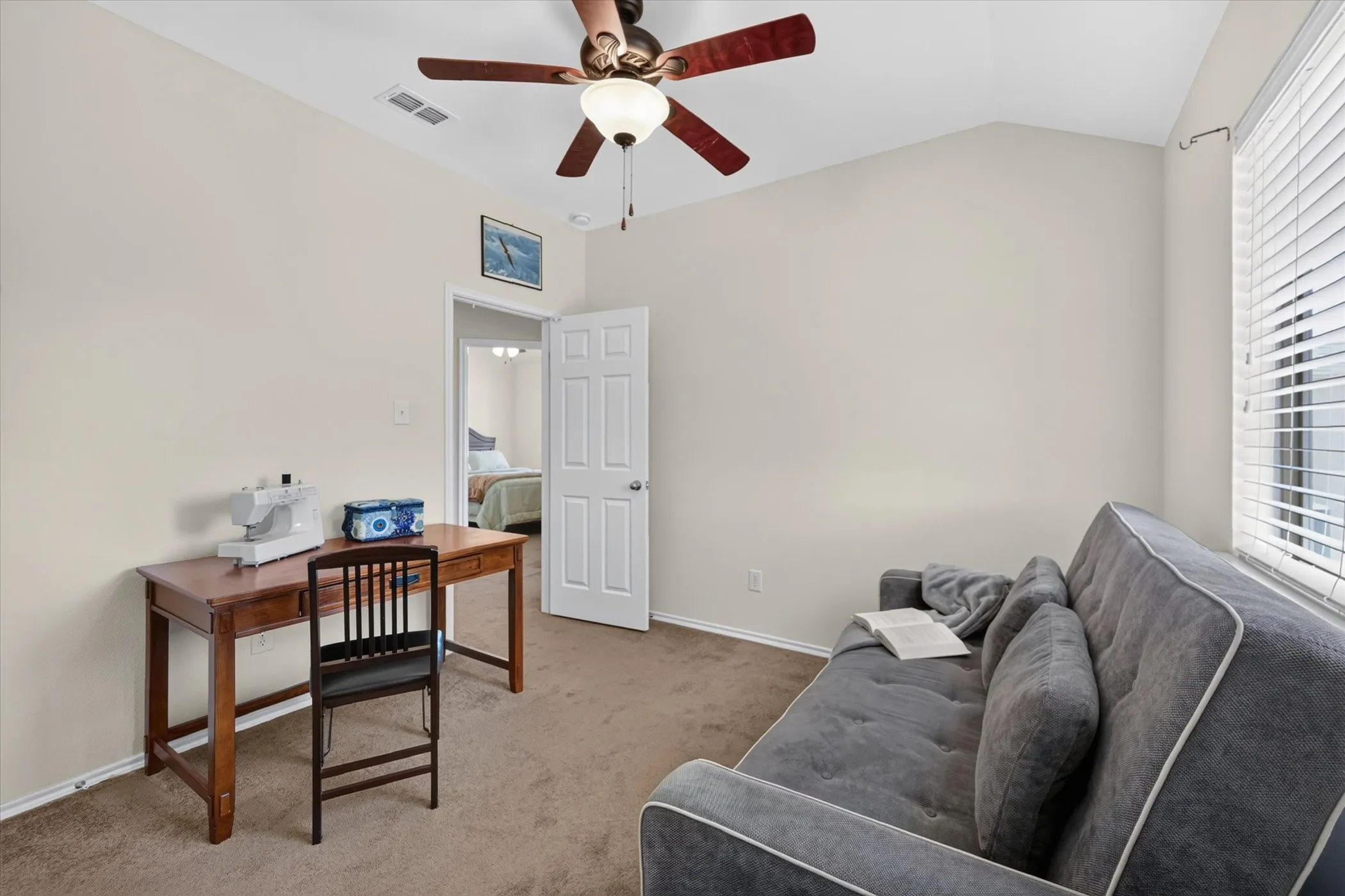 Single Family Residence For Sale in Denton County , 8928 Trailblazer Drive, Aubrey, Texas 76227, 4 Bedroom, 2 Bathroom, 2 Garage spaces, 1,812 Sqft, built in 2007, mls#21345572, Real Estate Agent in Aubrey, Homes For Sale in Denton county, Homes For Sale in Aubrey, Realtor in Aubrey Texas, Real Estate Brokerage Independent Realty Texas, Luminita Cordes Realtor