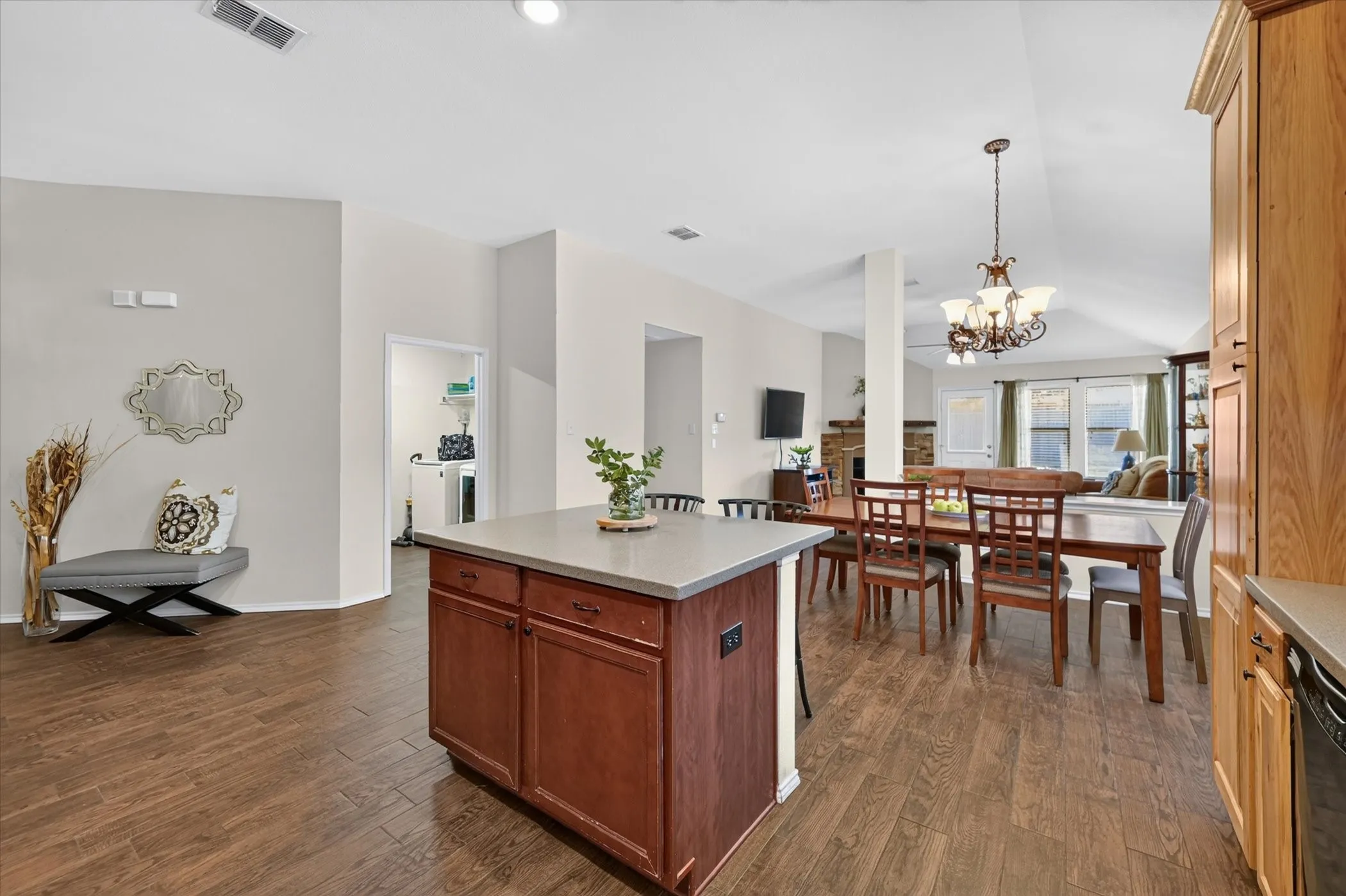 Single Family Residence For Sale in Denton County , 8928 Trailblazer Drive, Aubrey, Texas 76227, 4 Bedroom, 2 Bathroom, 2 Garage spaces, 1,812 Sqft, built in 2007, mls#21345572, Real Estate Agent in Aubrey, Homes For Sale in Denton county, Homes For Sale in Aubrey, Realtor in Aubrey Texas, Real Estate Brokerage Independent Realty Texas, Luminita Cordes Realtor