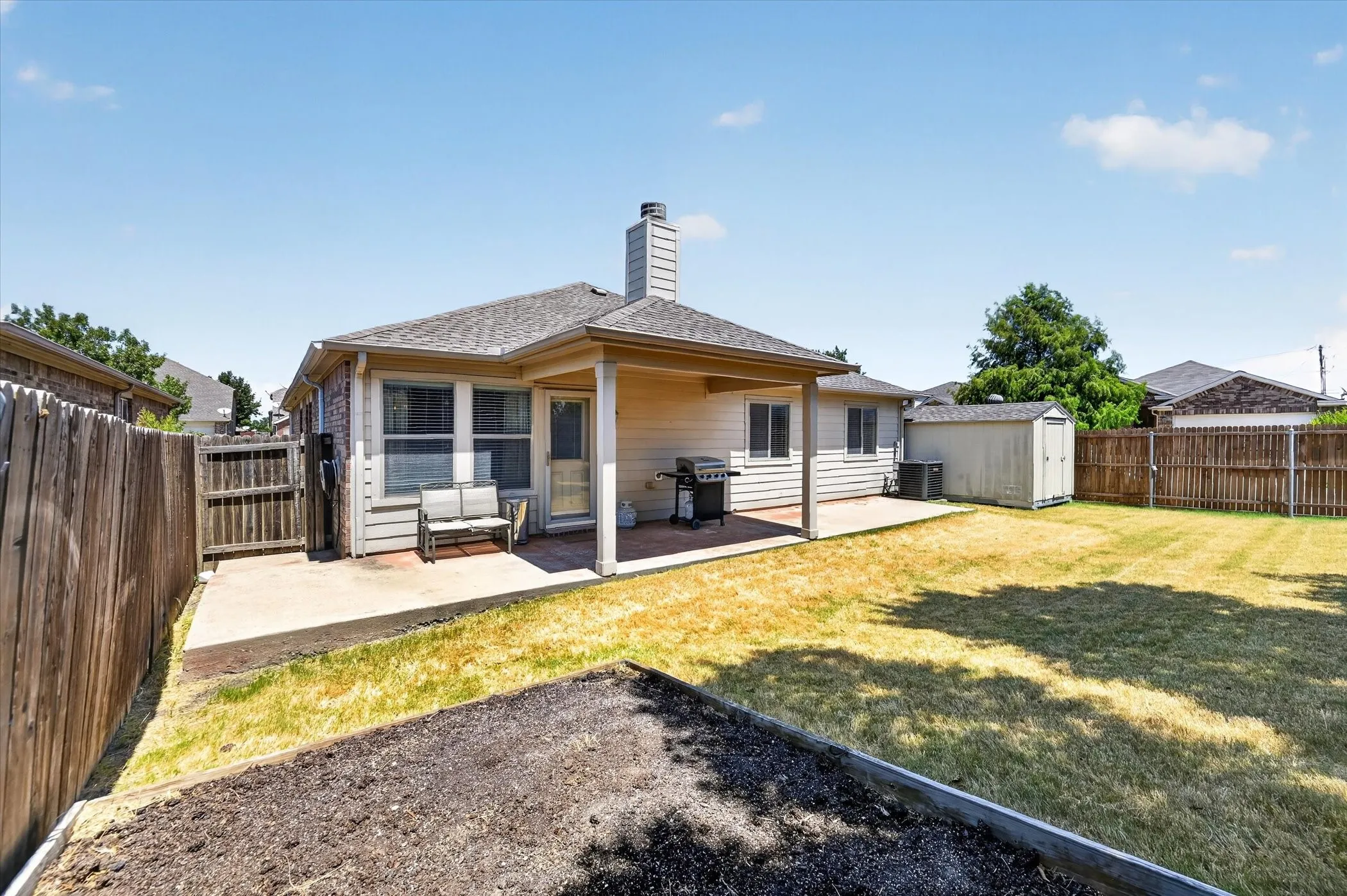 Single Family Residence For Sale in Denton County , 8928 Trailblazer Drive, Aubrey, Texas 76227, 4 Bedroom, 2 Bathroom, 2 Garage spaces, 1,812 Sqft, built in 2007, mls#21345572, Real Estate Agent in Aubrey, Homes For Sale in Denton county, Homes For Sale in Aubrey, Realtor in Aubrey Texas, Real Estate Brokerage Independent Realty Texas, Luminita Cordes Realtor