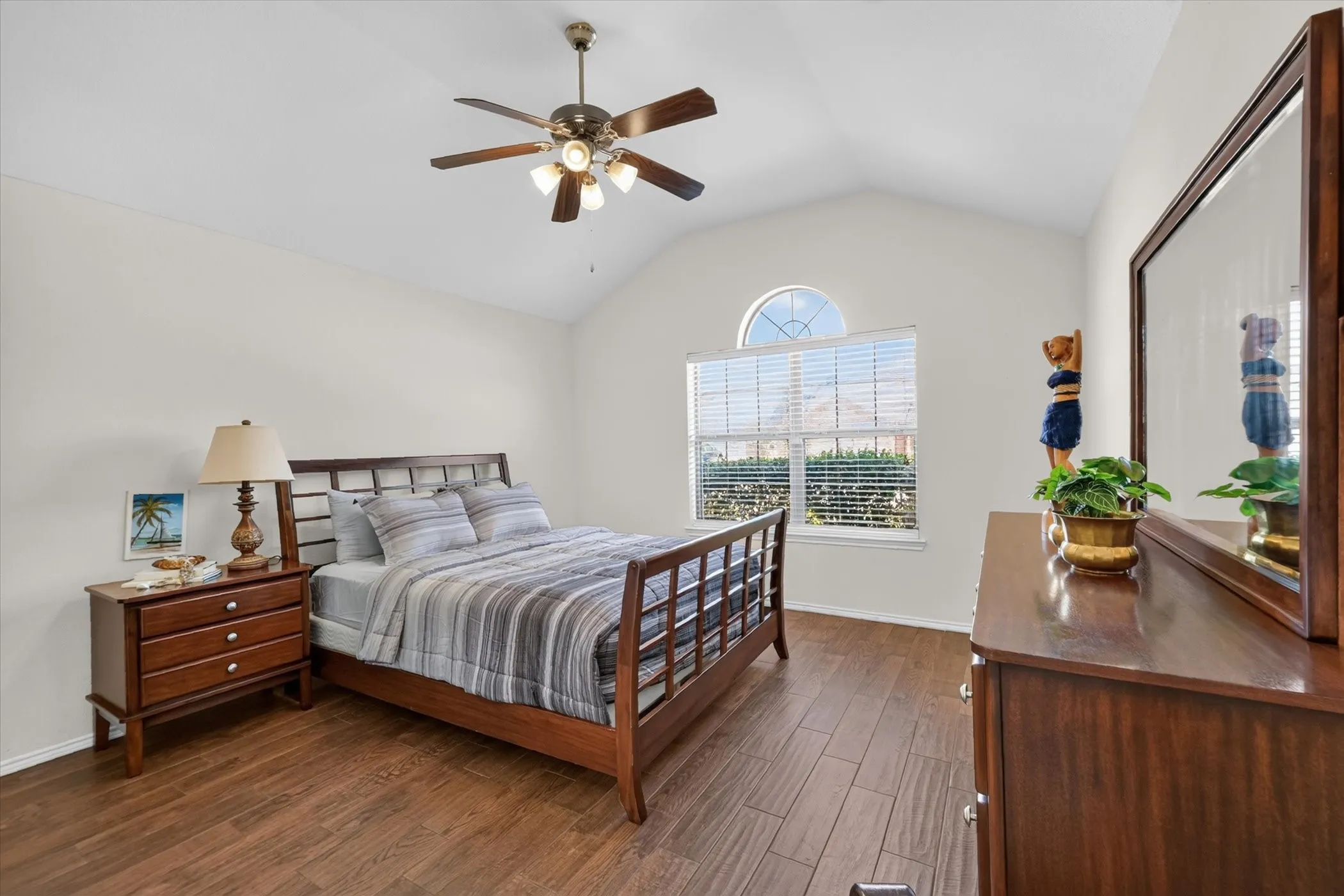 Single Family Residence For Sale in Denton County , 8928 Trailblazer Drive, Aubrey, Texas 76227, 4 Bedroom, 2 Bathroom, 2 Garage spaces, 1,812 Sqft, built in 2007, mls#21345572, Real Estate Agent in Aubrey, Homes For Sale in Denton county, Homes For Sale in Aubrey, Realtor in Aubrey Texas, Real Estate Brokerage Independent Realty Texas, Luminita Cordes Realtor
