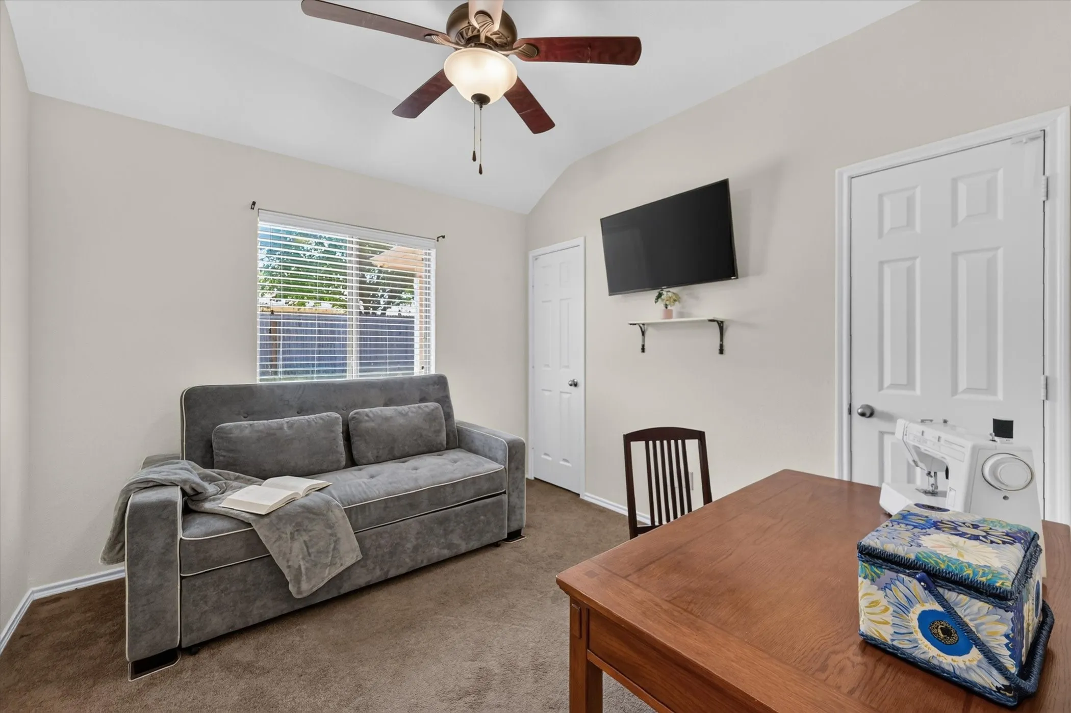 Single Family Residence For Sale in Denton County , 8928 Trailblazer Drive, Aubrey, Texas 76227, 4 Bedroom, 2 Bathroom, 2 Garage spaces, 1,812 Sqft, built in 2007, mls#21345572, Real Estate Agent in Aubrey, Homes For Sale in Denton county, Homes For Sale in Aubrey, Realtor in Aubrey Texas, Real Estate Brokerage Independent Realty Texas, Luminita Cordes Realtor