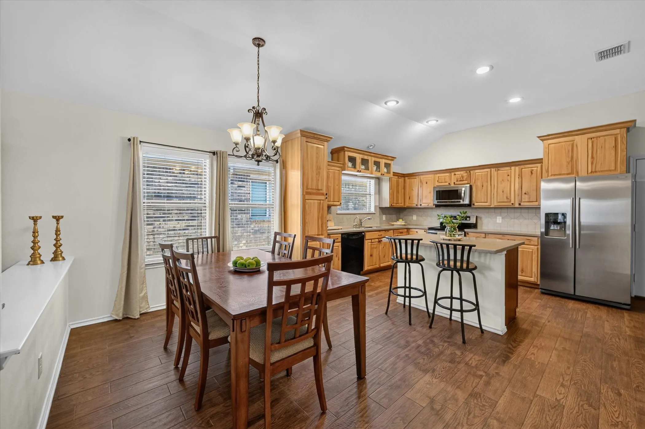 Single Family Residence For Sale in Denton County , 8928 Trailblazer Drive, Aubrey, Texas 76227, 4 Bedroom, 2 Bathroom, 2 Garage spaces, 1,812 Sqft, built in 2007, mls#21345572, Real Estate Agent in Aubrey, Homes For Sale in Denton county, Homes For Sale in Aubrey, Realtor in Aubrey Texas, Real Estate Brokerage Independent Realty Texas, Luminita Cordes Realtor