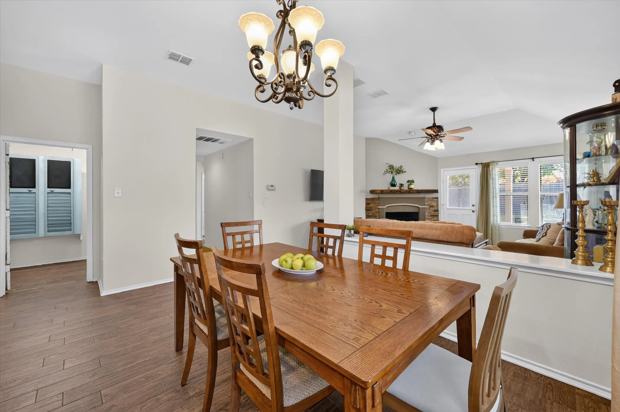 Single Family Residence For Sale in Denton County , 8928 Trailblazer Drive, Aubrey, Texas 76227, 4 Bedroom, 2 Bathroom, 2 Garage spaces, 1,812 Sqft, built in 2007, mls#21345572, Real Estate Agent in Aubrey, Homes For Sale in Denton county, Homes For Sale in Aubrey, Realtor in Aubrey Texas, Real Estate Brokerage Independent Realty Texas, Luminita Cordes Realtor