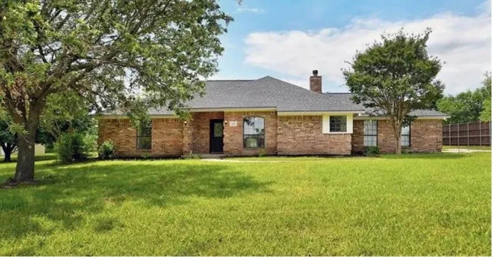 Single Family Residence For Rent in Dallas County , 130 Hunters Glen Drive, Wylie, Texas 75098, 3 Bedroom, 2 Bathroom, 2 Garage spaces, 1,892 Sqft, built in 1999, Price $2,699, mls#21359348, Real Estate Agent in Wylie, Homes For Rent in Dallas county, Homes For Rent in Wylie, Realtor in Wylie Texas, Real Estate Brokerage Independent Realty Texas, Luminita Cordes Realtor