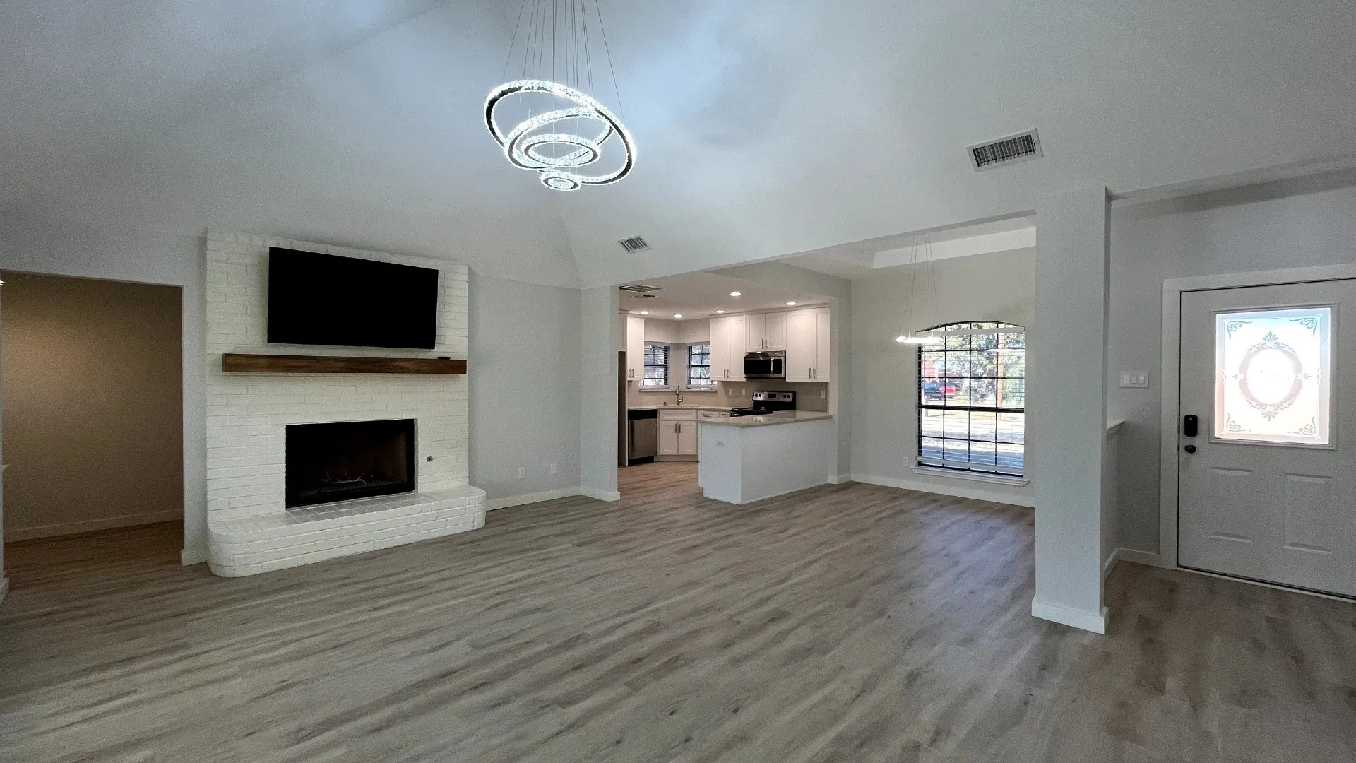 Single Family Residence For Rent in Dallas County , 130 Hunters Glen Drive, Wylie, Texas 75098, 3 Bedroom, 2 Bathroom, 2 Garage spaces, 1,892 Sqft, built in 1999, Price $2,699, mls#21359348, Real Estate Agent in Wylie, Homes For Rent in Dallas county, Homes For Rent in Wylie, Realtor in Wylie Texas, Real Estate Brokerage Independent Realty Texas, Luminita Cordes Realtor
