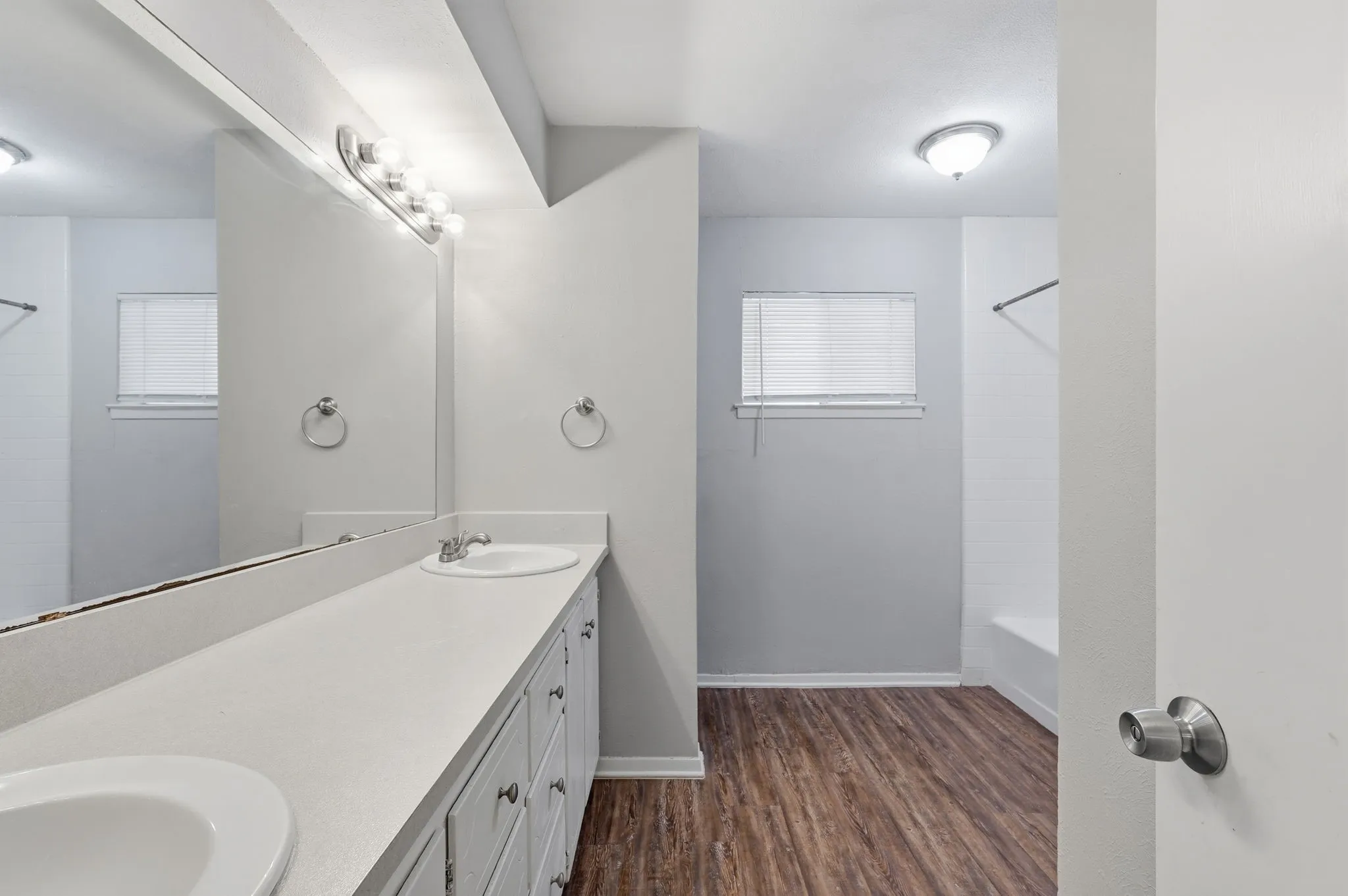 Single Family Residence For Sale in Dallas County , 417 Lakeside Drive, Irving, Texas 75062, 4 Bedroom, 2 Bathroom, 2 Garage spaces, 1,821 Sqft, built in 1965, mls#21358149, Real Estate Agent in Irving, Homes For Sale in Dallas county, Homes For Sale in Irving, Realtor in Irving Texas, Real Estate Brokerage Independent Realty Texas, Luminita Cordes Realtor