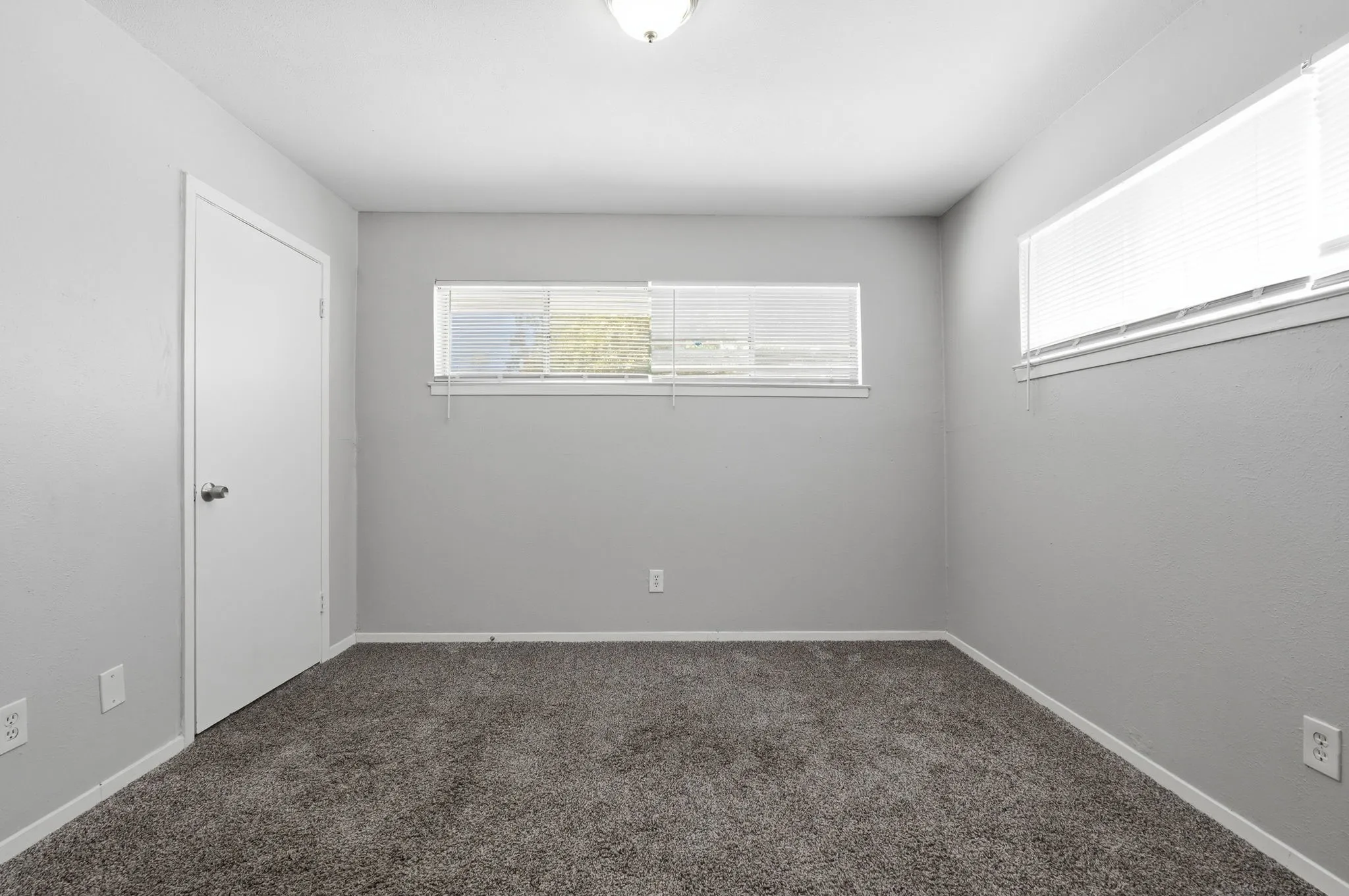 Single Family Residence For Sale in Dallas County , 417 Lakeside Drive, Irving, Texas 75062, 4 Bedroom, 2 Bathroom, 2 Garage spaces, 1,821 Sqft, built in 1965, mls#21358149, Real Estate Agent in Irving, Homes For Sale in Dallas county, Homes For Sale in Irving, Realtor in Irving Texas, Real Estate Brokerage Independent Realty Texas, Luminita Cordes Realtor