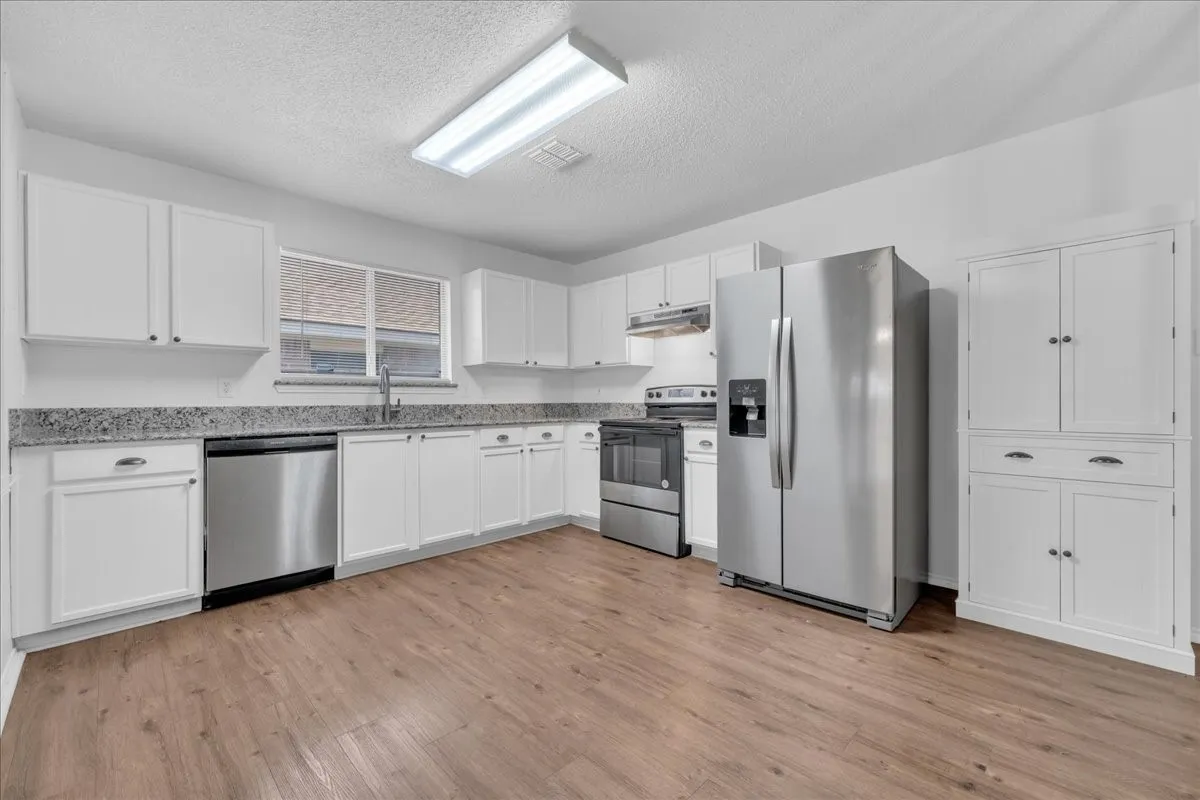 Single Family Residence For Sale in Dallas County , 2460 Mallory Lane, Lancaster, Texas 75134, 3 Bedroom, 2 Bathroom, 2 Garage spaces, 1,636 Sqft, built in 2001, mls#21359353, Real Estate Agent in Lancaster, Homes For Sale in Dallas county, Homes For Sale in Lancaster, Realtor in Lancaster Texas, Real Estate Brokerage Independent Realty Texas, Luminita Cordes Realtor