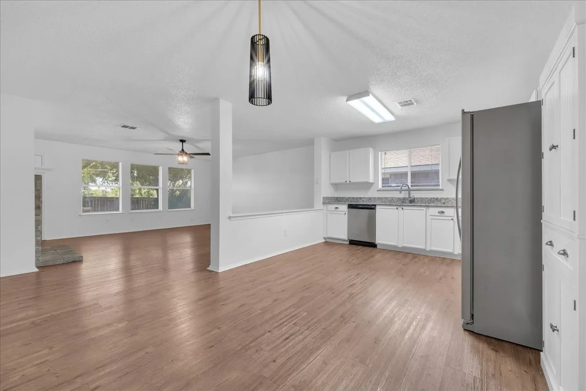 Single Family Residence For Sale in Dallas County , 2460 Mallory Lane, Lancaster, Texas 75134, 3 Bedroom, 2 Bathroom, 2 Garage spaces, 1,636 Sqft, built in 2001, mls#21359353, Real Estate Agent in Lancaster, Homes For Sale in Dallas county, Homes For Sale in Lancaster, Realtor in Lancaster Texas, Real Estate Brokerage Independent Realty Texas, Luminita Cordes Realtor