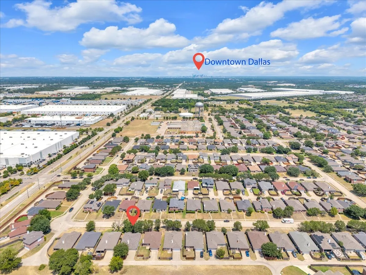 Single Family Residence For Sale in Dallas County , 2460 Mallory Lane, Lancaster, Texas 75134, 3 Bedroom, 2 Bathroom, 2 Garage spaces, 1,636 Sqft, built in 2001, mls#21359353, Real Estate Agent in Lancaster, Homes For Sale in Dallas county, Homes For Sale in Lancaster, Realtor in Lancaster Texas, Real Estate Brokerage Independent Realty Texas, Luminita Cordes Realtor