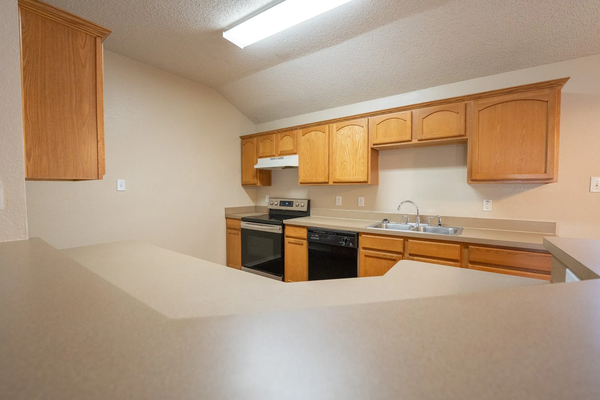 Single Family Residence For Rent in Dallas County , 183 Rolling Court, Lancaster, Texas 75146, 3 Bedroom, 2 Bathroom, 2 Garage spaces, 1,982 Sqft, built in 2006, Price $2,199, mls#21359356, Real Estate Agent in Lancaster, Homes For Rent in Dallas county, Homes For Rent in Lancaster, Realtor in Lancaster Texas, Real Estate Brokerage Independent Realty Texas, Luminita Cordes Realtor