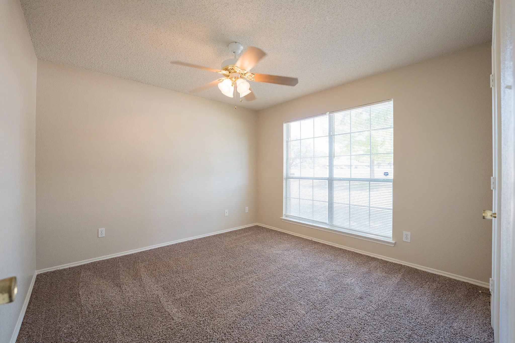 Single Family Residence For Rent in Dallas County , 183 Rolling Court, Lancaster, Texas 75146, 3 Bedroom, 2 Bathroom, 2 Garage spaces, 1,982 Sqft, built in 2006, Price $2,199, mls#21359356, Real Estate Agent in Lancaster, Homes For Rent in Dallas county, Homes For Rent in Lancaster, Realtor in Lancaster Texas, Real Estate Brokerage Independent Realty Texas, Luminita Cordes Realtor