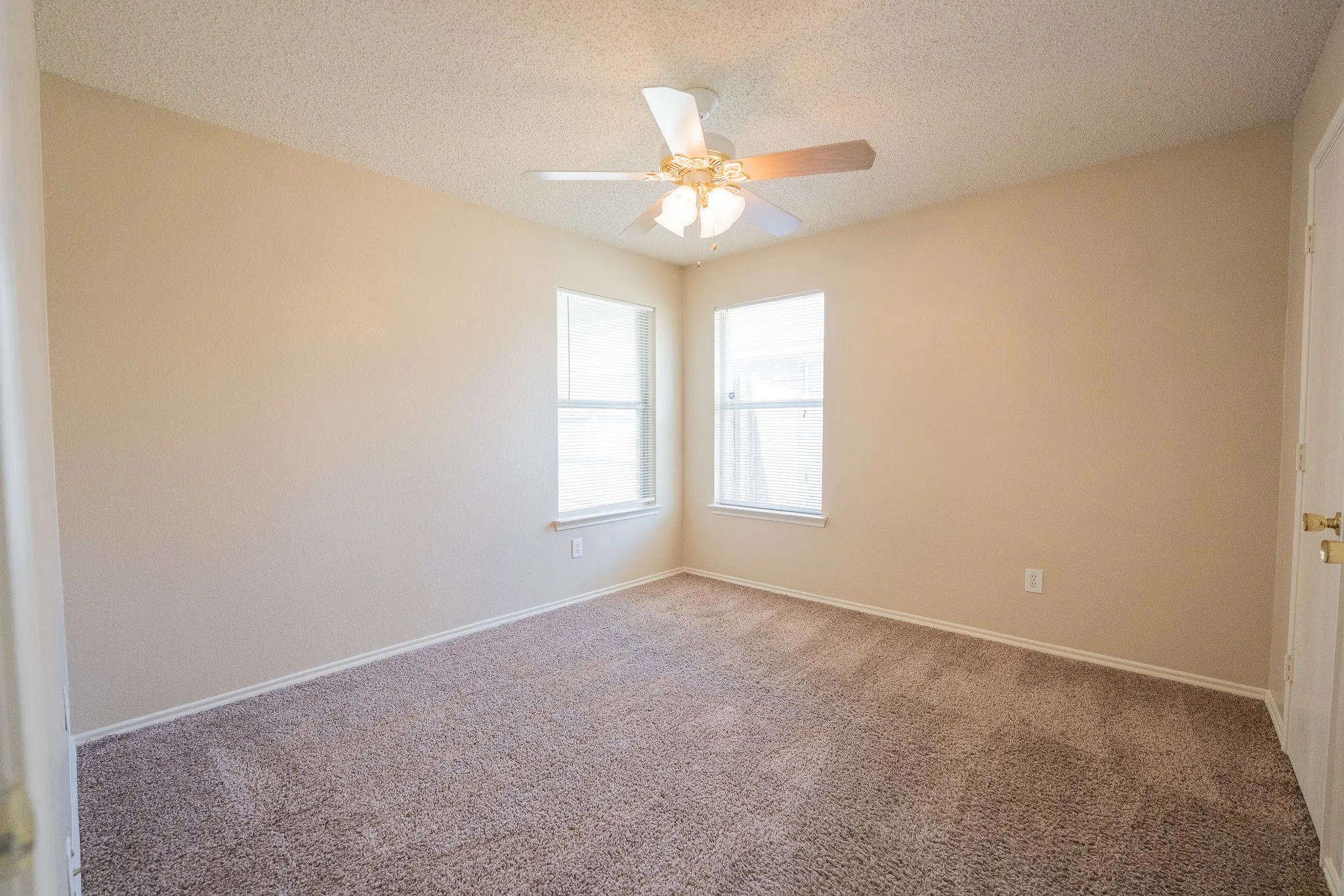 Single Family Residence For Rent in Dallas County , 183 Rolling Court, Lancaster, Texas 75146, 3 Bedroom, 2 Bathroom, 2 Garage spaces, 1,982 Sqft, built in 2006, Price $2,199, mls#21359356, Real Estate Agent in Lancaster, Homes For Rent in Dallas county, Homes For Rent in Lancaster, Realtor in Lancaster Texas, Real Estate Brokerage Independent Realty Texas, Luminita Cordes Realtor