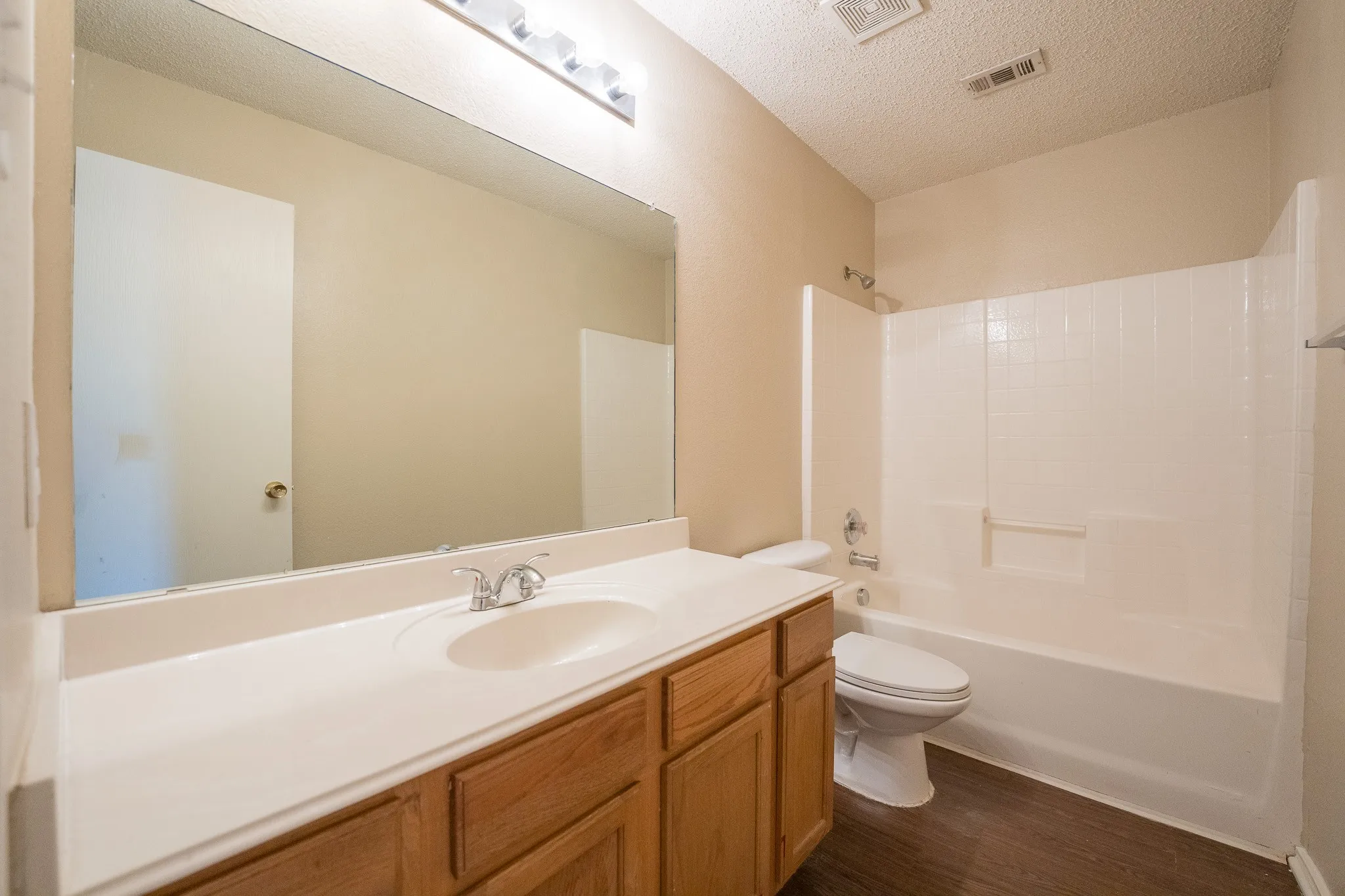 Single Family Residence For Rent in Dallas County , 183 Rolling Court, Lancaster, Texas 75146, 3 Bedroom, 2 Bathroom, 2 Garage spaces, 1,982 Sqft, built in 2006, Price $2,199, mls#21359356, Real Estate Agent in Lancaster, Homes For Rent in Dallas county, Homes For Rent in Lancaster, Realtor in Lancaster Texas, Real Estate Brokerage Independent Realty Texas, Luminita Cordes Realtor