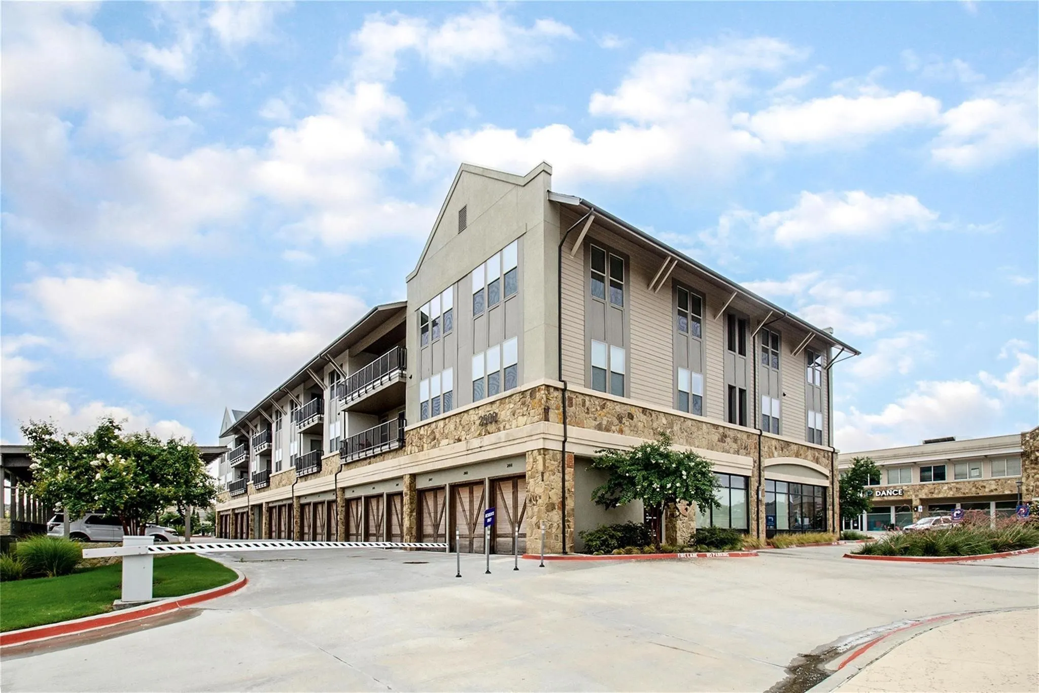 Condominium For Rent in Denton County , 2500 King Arthur Boulevard 301, Lewisville, Texas 75056, 3 Bedroom, 2 Bathroom, 1 Garage spaces, 1,615 Sqft, built in 2017, mls#21356618, Real Estate Agent in Lewisville, Homes For Rent in Denton county, Homes For Rent in Lewisville, Realtor in Lewisville Texas, Real Estate Brokerage Independent Realty Texas, Luminita Cordes Realtor