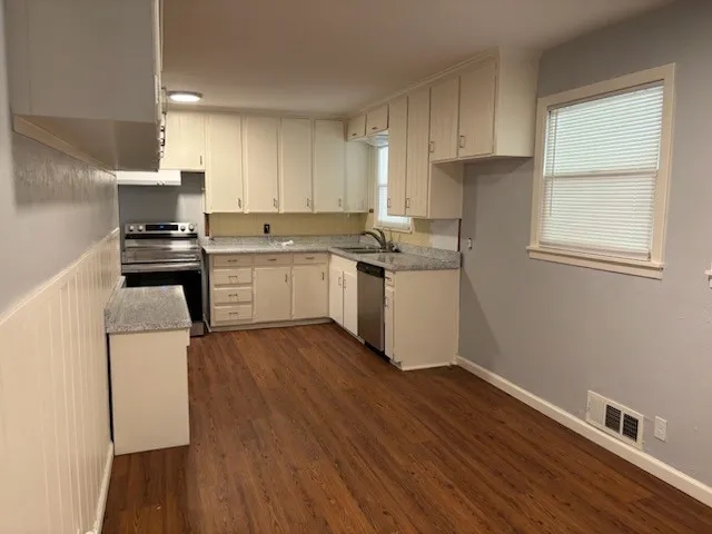 Single Family Residence For Rent in Tarrant County , 3363 Cromart Avenue, Fort Worth, Texas 76133, 3 Bedroom, 2 Bathroom, Garage spaces, 1,432 Sqft, built in 1955, mls#21359366, Real Estate Agent in Fort Worth, Homes For Rent in Tarrant county, Homes For Rent in Fort Worth, Realtor in Fort Worth Texas, Real Estate Brokerage Independent Realty Texas, Luminita Cordes Realtor