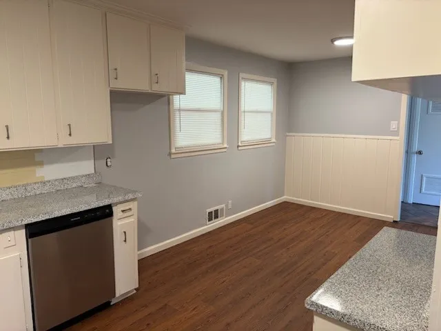 Single Family Residence For Rent in Tarrant County , 3363 Cromart Avenue, Fort Worth, Texas 76133, 3 Bedroom, 2 Bathroom, Garage spaces, 1,432 Sqft, built in 1955, mls#21359366, Real Estate Agent in Fort Worth, Homes For Rent in Tarrant county, Homes For Rent in Fort Worth, Realtor in Fort Worth Texas, Real Estate Brokerage Independent Realty Texas, Luminita Cordes Realtor