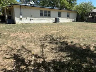 Single Family Residence For Rent in Tarrant County , 3363 Cromart Avenue, Fort Worth, Texas 76133, 3 Bedroom, 2 Bathroom, Garage spaces, 1,432 Sqft, built in 1955, mls#21359366, Real Estate Agent in Fort Worth, Homes For Rent in Tarrant county, Homes For Rent in Fort Worth, Realtor in Fort Worth Texas, Real Estate Brokerage Independent Realty Texas, Luminita Cordes Realtor