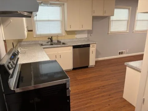 Single Family Residence For Rent in Tarrant County , 3363 Cromart Avenue, Fort Worth, Texas 76133, 3 Bedroom, 2 Bathroom, Garage spaces, 1,432 Sqft, built in 1955, mls#21359366, Real Estate Agent in Fort Worth, Homes For Rent in Tarrant county, Homes For Rent in Fort Worth, Realtor in Fort Worth Texas, Real Estate Brokerage Independent Realty Texas, Luminita Cordes Realtor