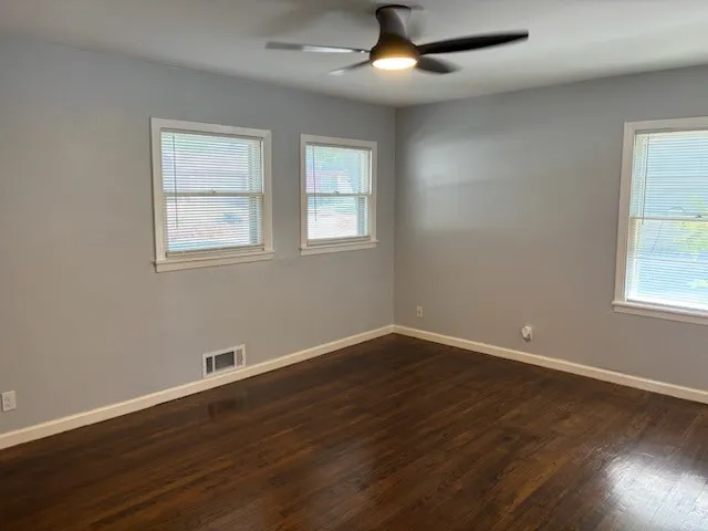 Single Family Residence For Rent in Tarrant County , 3363 Cromart Avenue, Fort Worth, Texas 76133, 3 Bedroom, 2 Bathroom, Garage spaces, 1,432 Sqft, built in 1955, mls#21359366, Real Estate Agent in Fort Worth, Homes For Rent in Tarrant county, Homes For Rent in Fort Worth, Realtor in Fort Worth Texas, Real Estate Brokerage Independent Realty Texas, Luminita Cordes Realtor
