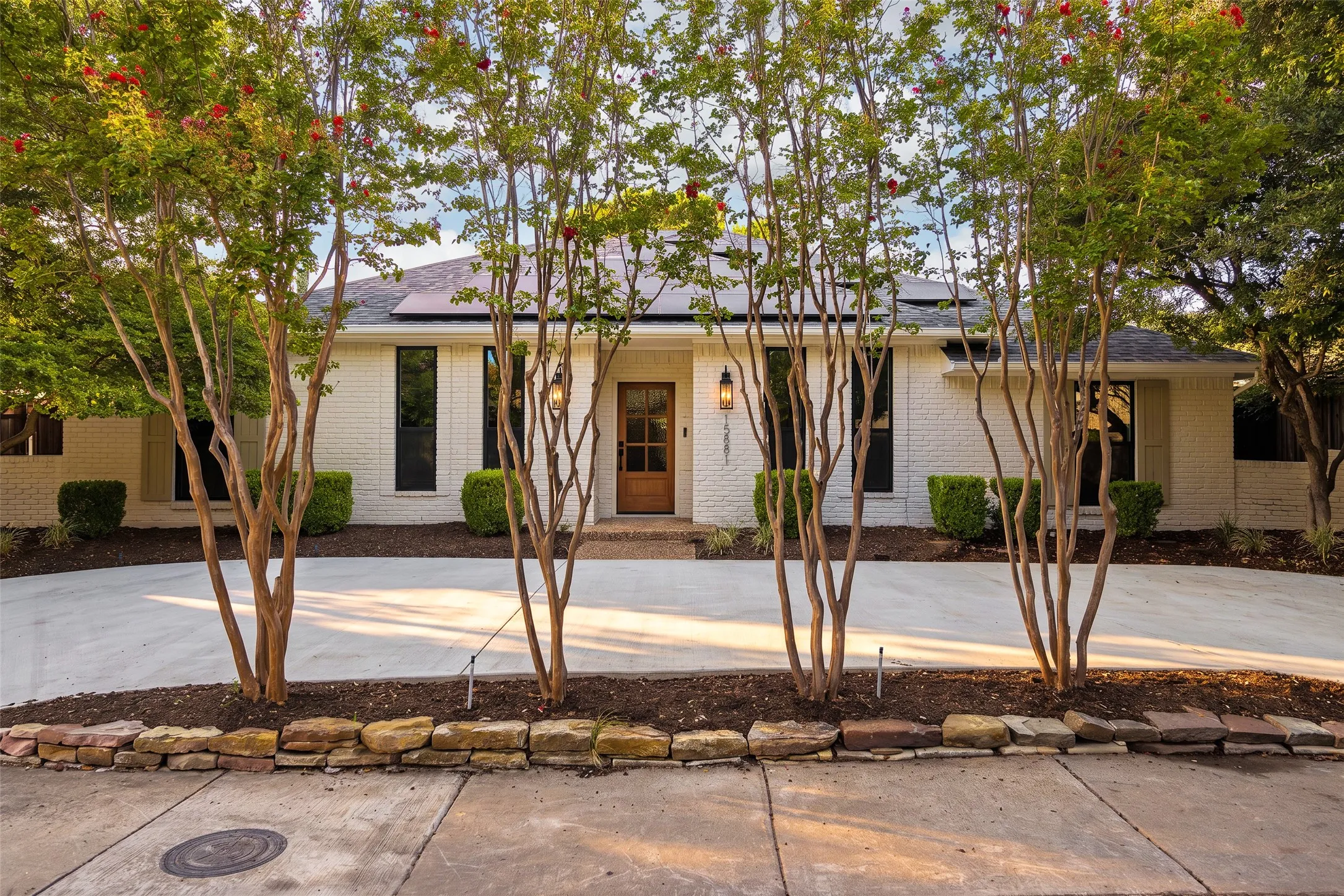 Single Family Residence For Sale in Dallas County , 15881 Nedra Way, Dallas, Texas 75248, 4 Bedroom, 3 Bathroom, 2 Garage spaces, 3,025 Sqft, built in 1978, mls#21359158, Real Estate Agent in Dallas, Homes For Sale in Dallas county, Homes For Sale in Dallas, Realtor in Dallas Texas, Real Estate Brokerage Independent Realty Texas, Luminita Cordes Realtor
