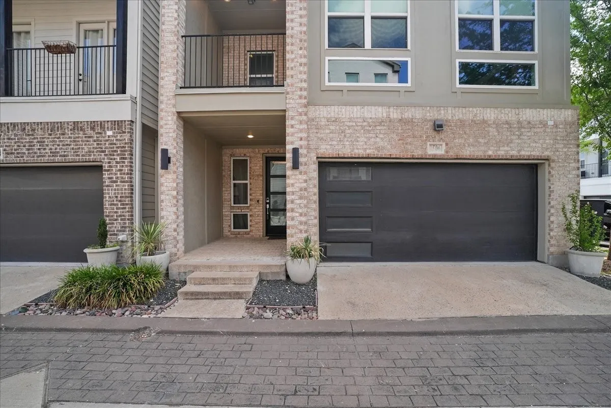 Single Family Residence For Rent in Dallas County , 2506 El Camino Lane, Dallas, Texas 75212, 3 Bedroom, 4 Bathroom, 2 Garage spaces, 2,224 Sqft, built in 2018, mls#21359377, Real Estate Agent in Dallas, Homes For Rent in Dallas county, Homes For Rent in Dallas, Realtor in Dallas Texas, Real Estate Brokerage Independent Realty Texas, Luminita Cordes Realtor