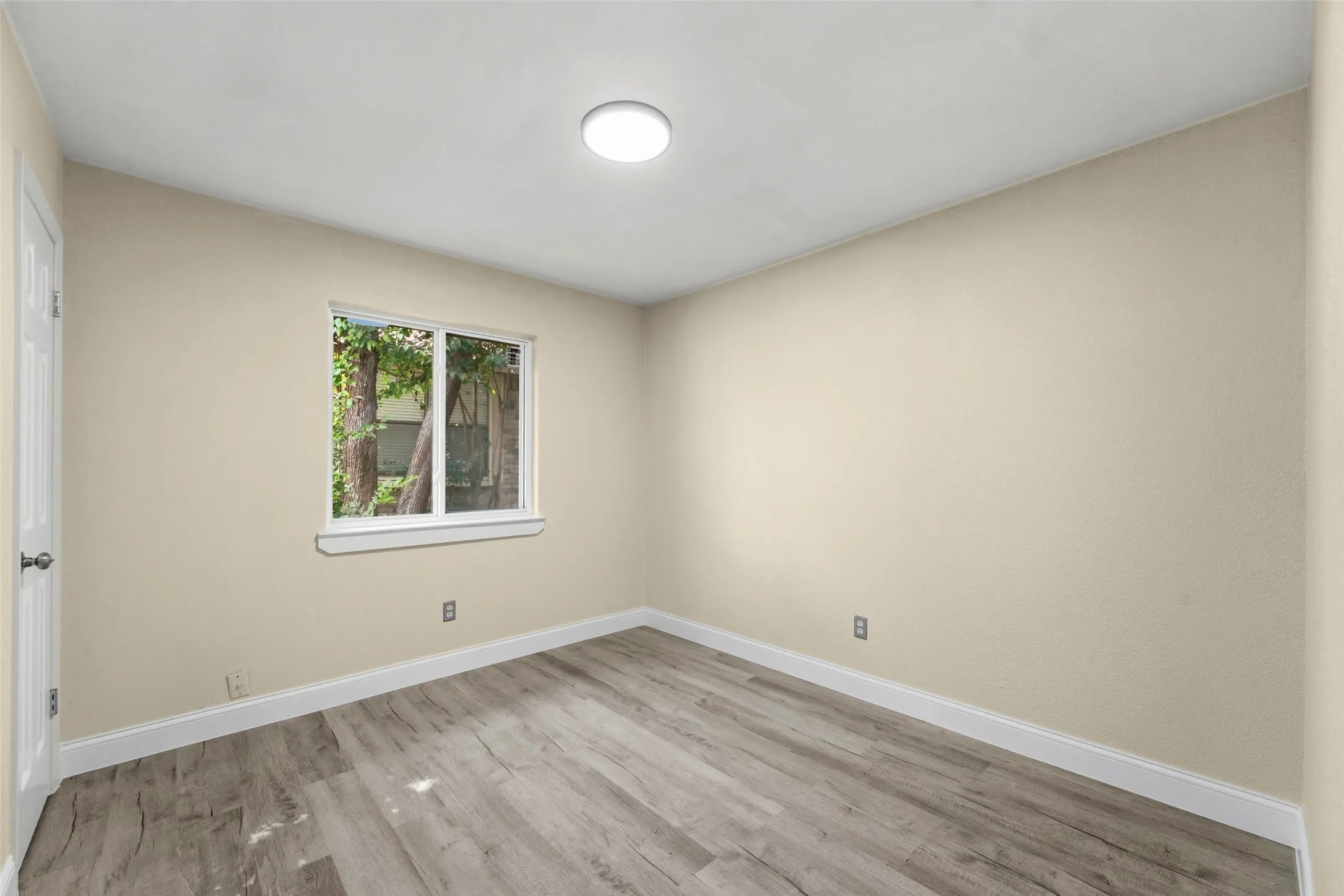 Single Family Residence For Sale in Dallas County , 1307 Reesling Drive, Mesquite, Texas 75150, 4 Bedroom, 2 Bathroom, Garage spaces, 1,934 Sqft, built in 1981, mls#21352025, Real Estate Agent in Mesquite, Homes For Sale in Dallas county, Homes For Sale in Mesquite, Realtor in Mesquite Texas, Real Estate Brokerage Independent Realty Texas, Luminita Cordes Realtor