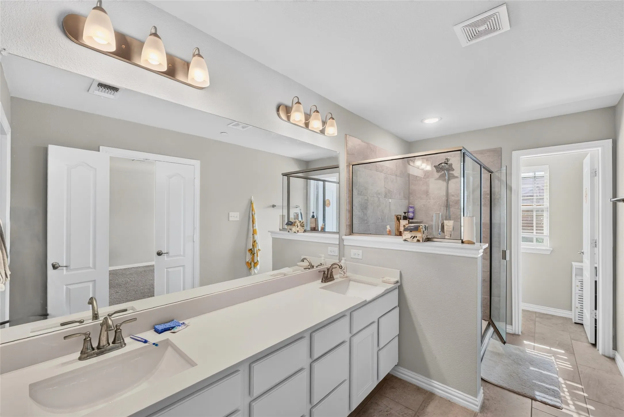 Townhouse For Rent in Denton County , 3533 Cricket Drive, Denton, Texas 76207, 3 Bedroom, 3 Bathroom, 2 Garage spaces, 1,750 Sqft, built in 2020, mls#21356598, Real Estate Agent in Denton, Homes For Rent in Denton county, Homes For Rent in Denton, Realtor in Denton Texas, Real Estate Brokerage Independent Realty Texas, Luminita Cordes Realtor