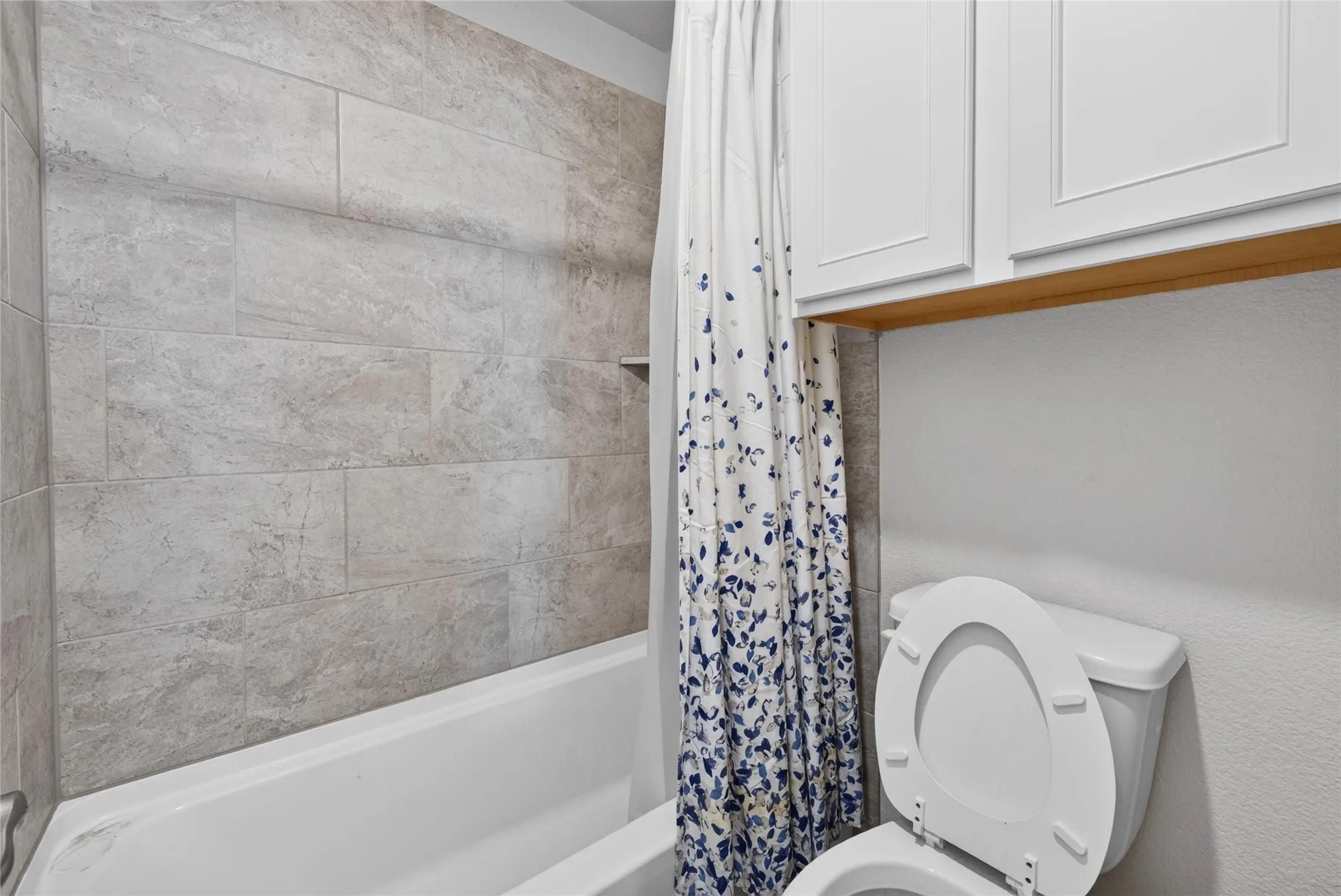 Townhouse For Rent in Denton County , 3533 Cricket Drive, Denton, Texas 76207, 3 Bedroom, 3 Bathroom, 2 Garage spaces, 1,750 Sqft, built in 2020, mls#21356598, Real Estate Agent in Denton, Homes For Rent in Denton county, Homes For Rent in Denton, Realtor in Denton Texas, Real Estate Brokerage Independent Realty Texas, Luminita Cordes Realtor