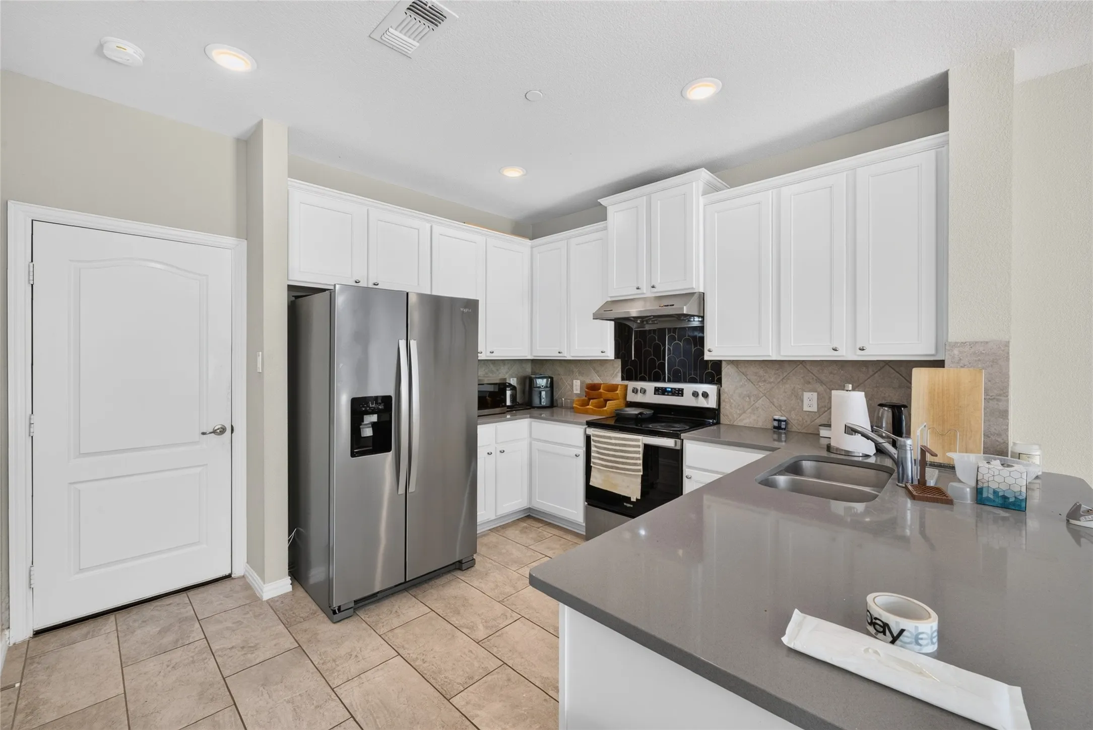 Townhouse For Rent in Denton County , 3533 Cricket Drive, Denton, Texas 76207, 3 Bedroom, 3 Bathroom, 2 Garage spaces, 1,750 Sqft, built in 2020, mls#21356598, Real Estate Agent in Denton, Homes For Rent in Denton county, Homes For Rent in Denton, Realtor in Denton Texas, Real Estate Brokerage Independent Realty Texas, Luminita Cordes Realtor