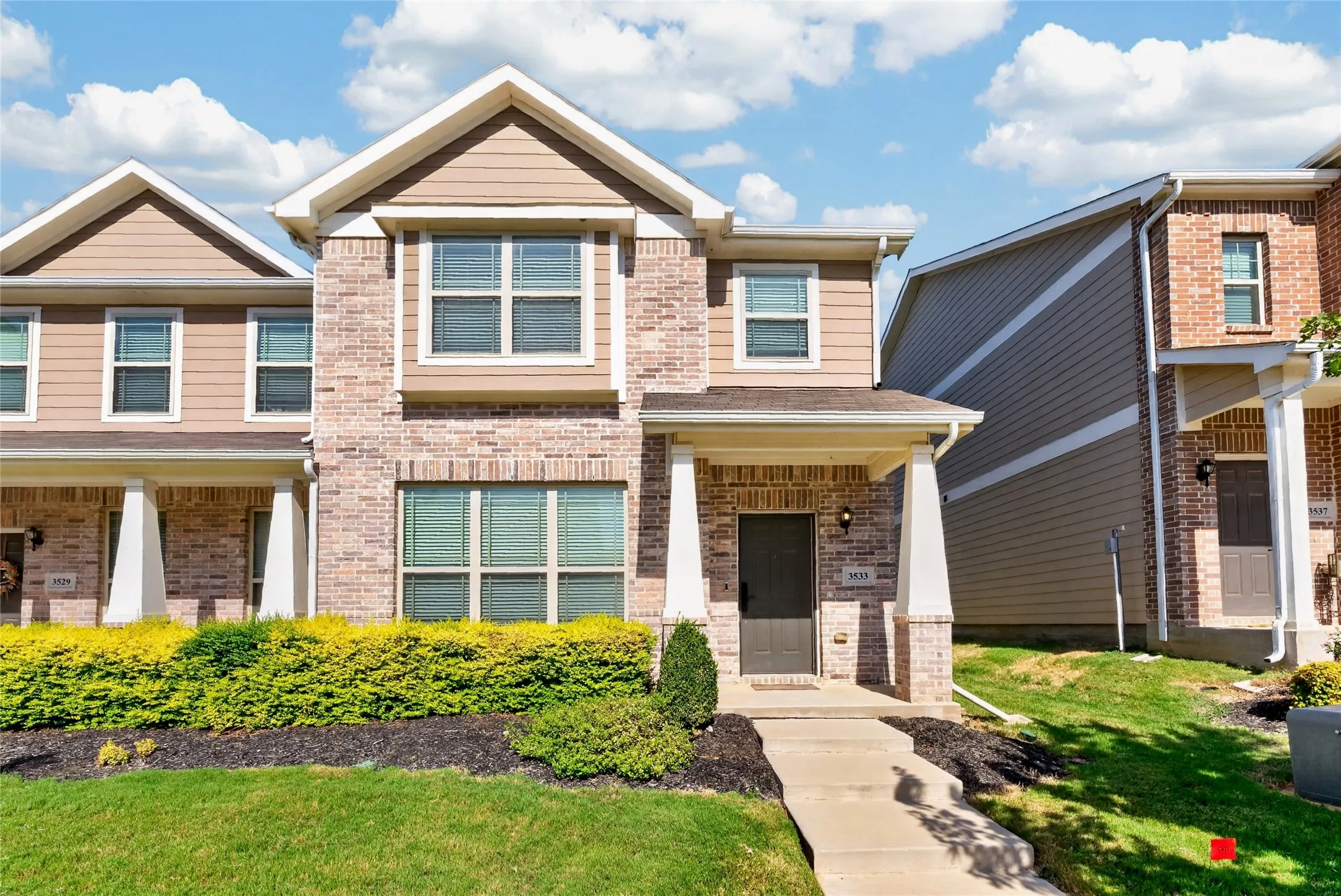 Townhouse For Rent in Denton County , 3533 Cricket Drive, Denton, Texas 76207, 3 Bedroom, 3 Bathroom, 2 Garage spaces, 1,750 Sqft, built in 2020, mls#21356598, Real Estate Agent in Denton, Homes For Rent in Denton county, Homes For Rent in Denton, Realtor in Denton Texas, Real Estate Brokerage Independent Realty Texas, Luminita Cordes Realtor