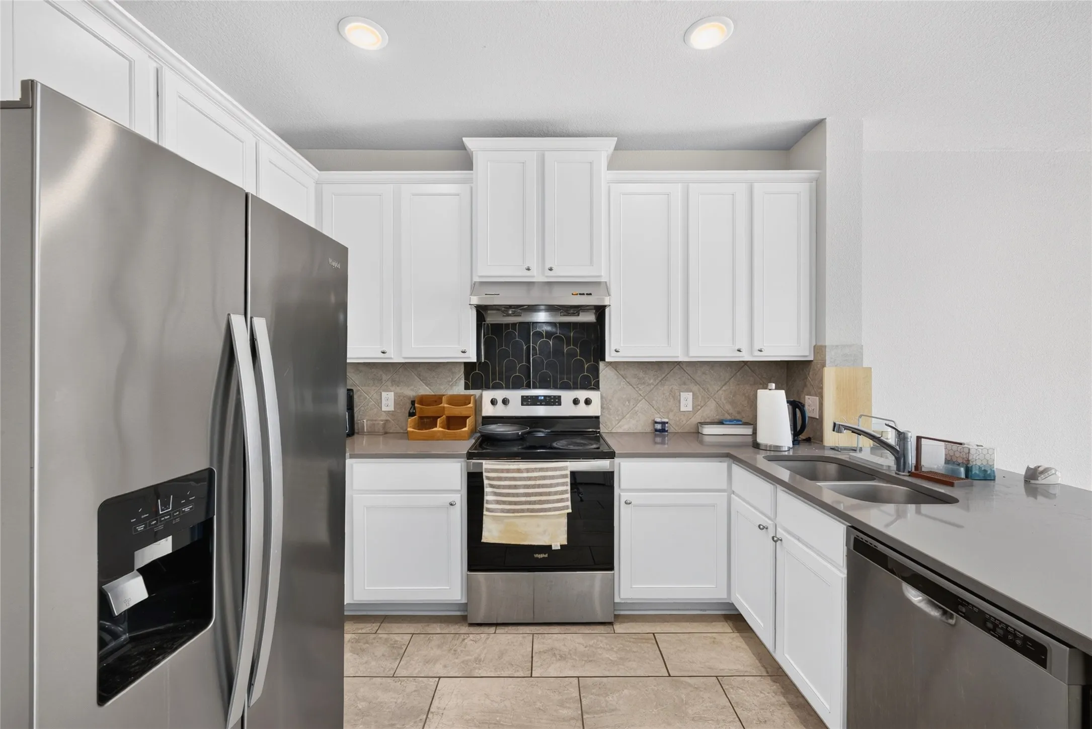 Townhouse For Rent in Denton County , 3533 Cricket Drive, Denton, Texas 76207, 3 Bedroom, 3 Bathroom, 2 Garage spaces, 1,750 Sqft, built in 2020, mls#21356598, Real Estate Agent in Denton, Homes For Rent in Denton county, Homes For Rent in Denton, Realtor in Denton Texas, Real Estate Brokerage Independent Realty Texas, Luminita Cordes Realtor