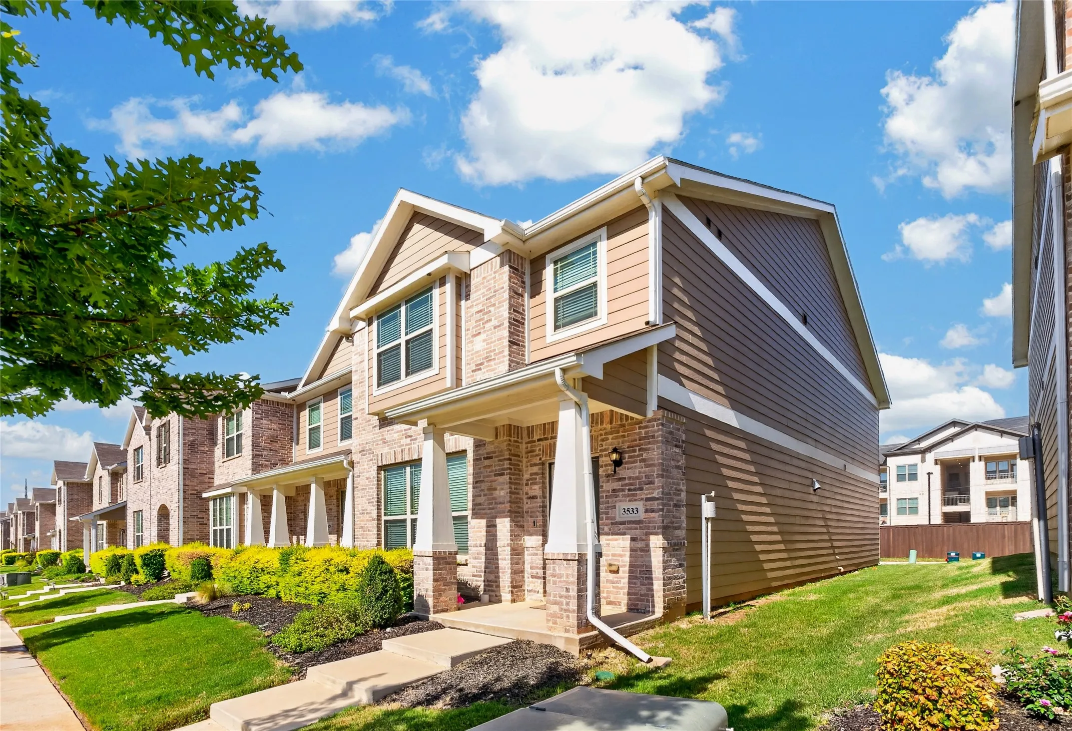 Townhouse For Rent in Denton County , 3533 Cricket Drive, Denton, Texas 76207, 3 Bedroom, 3 Bathroom, 2 Garage spaces, 1,750 Sqft, built in 2020, mls#21356598, Real Estate Agent in Denton, Homes For Rent in Denton county, Homes For Rent in Denton, Realtor in Denton Texas, Real Estate Brokerage Independent Realty Texas, Luminita Cordes Realtor