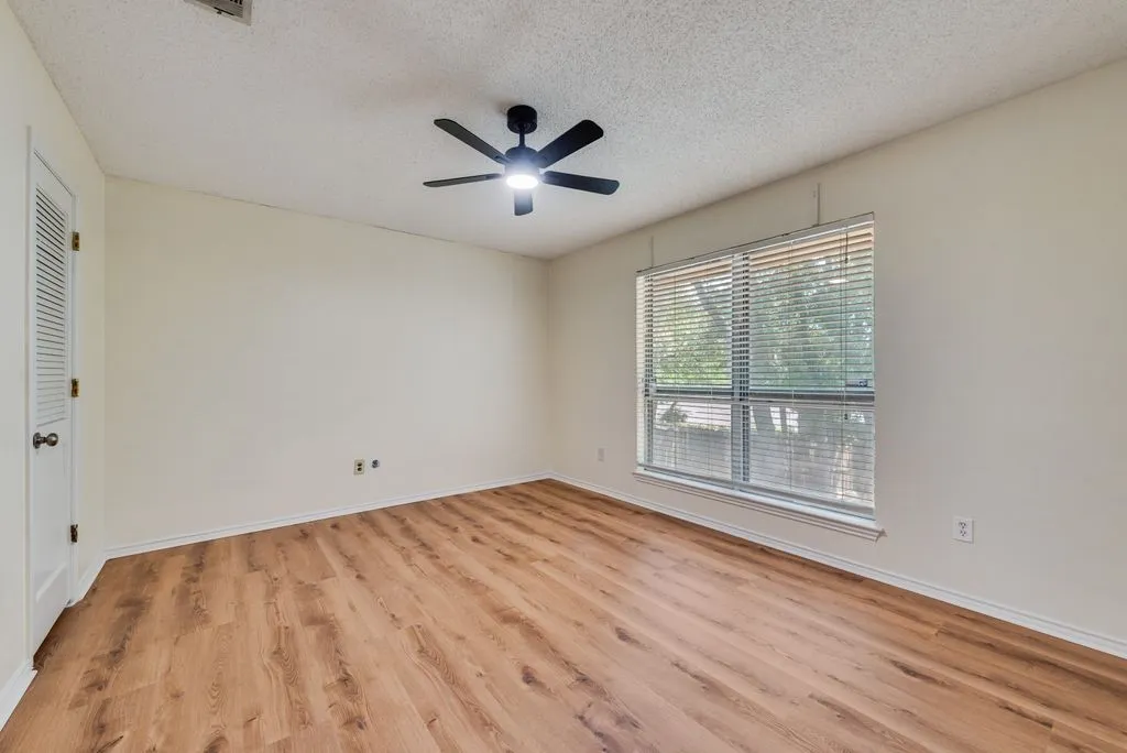 Single Family Residence For Rent in Tarrant County , 2119 Wilson Drive, Arlington, Texas 76011, 3 Bedroom, 2 Bathroom, 2 Garage spaces, 2,517 Sqft, built in 1974, mls#21354983, Real Estate Agent in Arlington, Homes For Rent in Tarrant county, Homes For Rent in Arlington, Realtor in Arlington Texas, Real Estate Brokerage Independent Realty Texas, Luminita Cordes Realtor