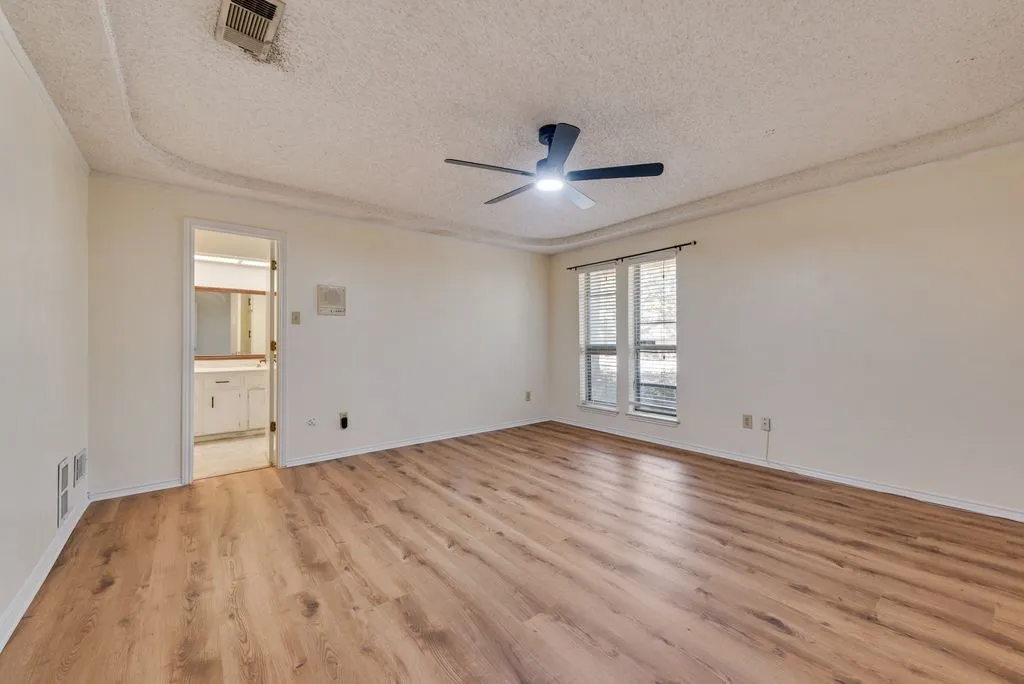 Single Family Residence For Rent in Tarrant County , 2119 Wilson Drive, Arlington, Texas 76011, 3 Bedroom, 2 Bathroom, 2 Garage spaces, 2,517 Sqft, built in 1974, mls#21354983, Real Estate Agent in Arlington, Homes For Rent in Tarrant county, Homes For Rent in Arlington, Realtor in Arlington Texas, Real Estate Brokerage Independent Realty Texas, Luminita Cordes Realtor