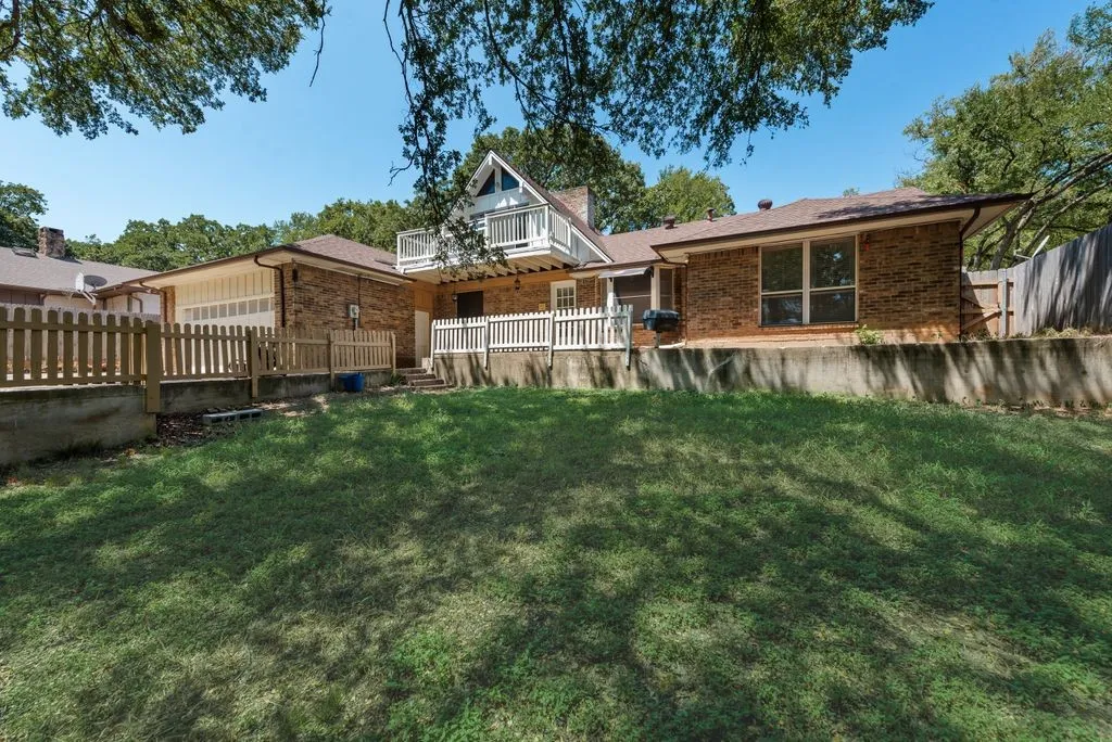Single Family Residence For Rent in Tarrant County , 2119 Wilson Drive, Arlington, Texas 76011, 3 Bedroom, 2 Bathroom, 2 Garage spaces, 2,517 Sqft, built in 1974, mls#21354983, Real Estate Agent in Arlington, Homes For Rent in Tarrant county, Homes For Rent in Arlington, Realtor in Arlington Texas, Real Estate Brokerage Independent Realty Texas, Luminita Cordes Realtor