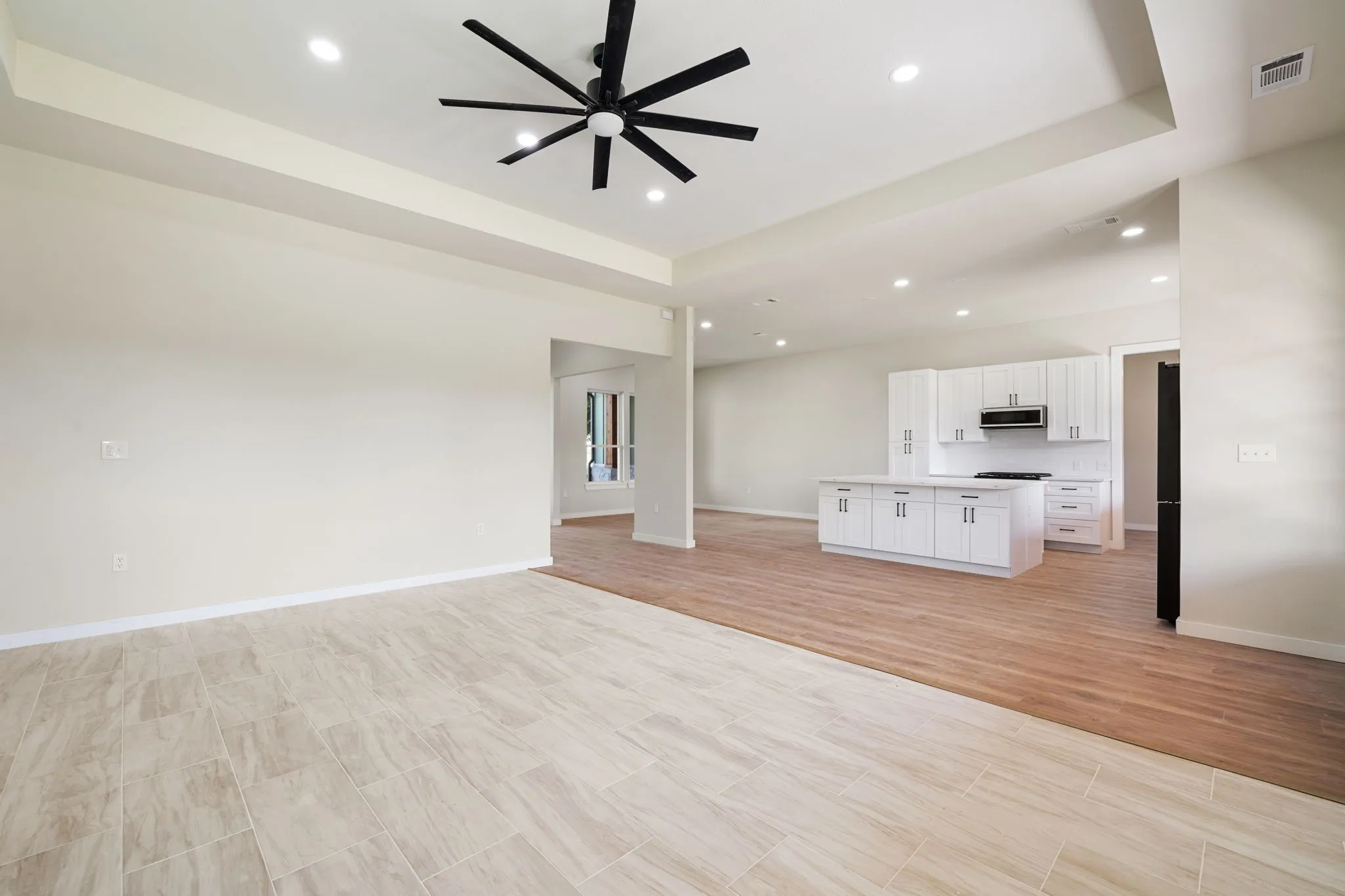 Single Family Residence For Sale in Ellis County , 3051 Stonebriar Drive, Waxahachie, Texas 75165, 4 Bedroom, 3 Bathroom, 3 Garage spaces, 3,900 Sqft, built in 2025, mls#21358770, Real Estate Agent in Waxahachie, Homes For Sale in Ellis county, Homes For Sale in Waxahachie, Realtor in Waxahachie Texas, Real Estate Brokerage Independent Realty Texas, Luminita Cordes Realtor