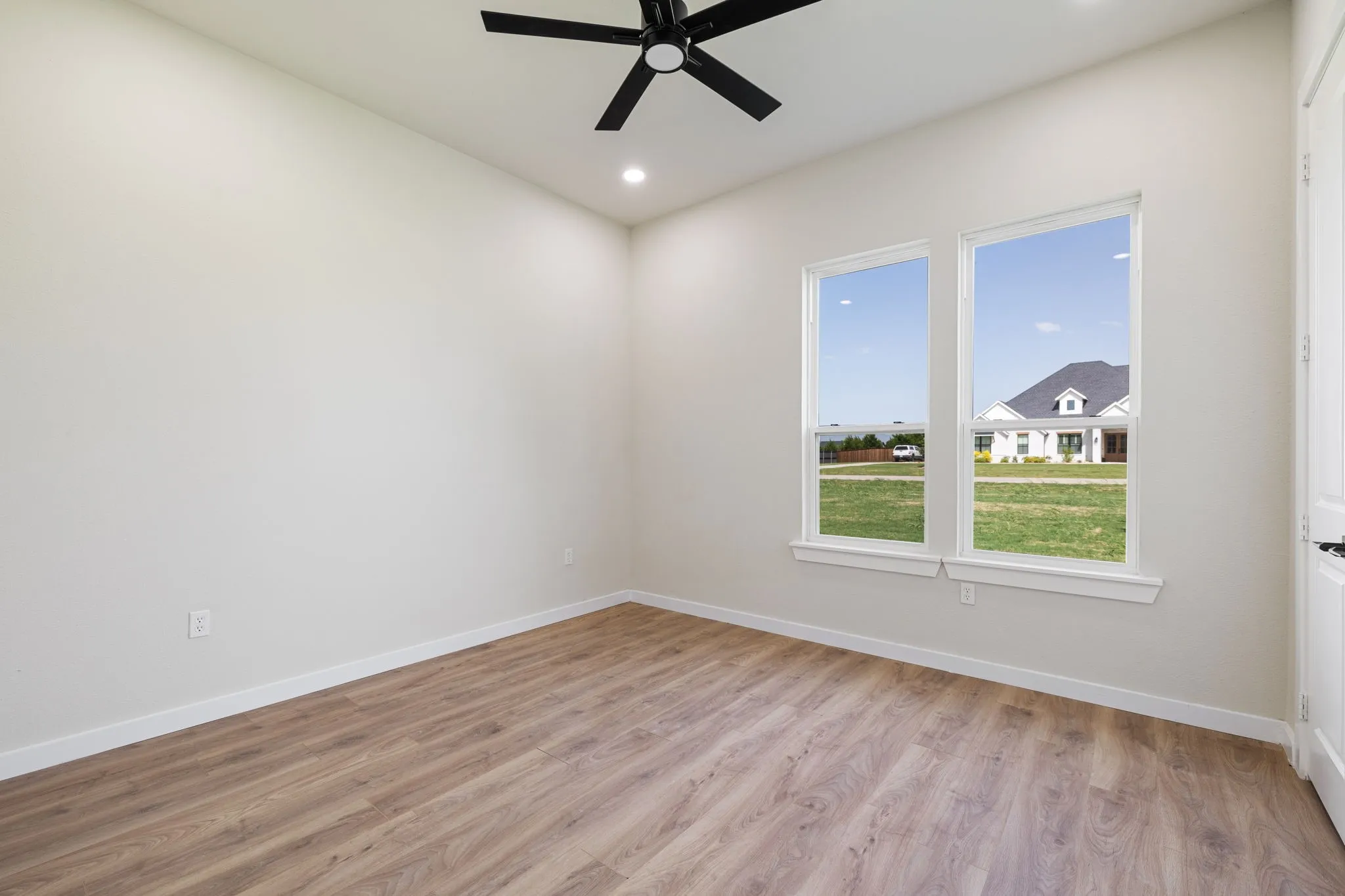 Single Family Residence For Sale in Ellis County , 3051 Stonebriar Drive, Waxahachie, Texas 75165, 4 Bedroom, 3 Bathroom, 3 Garage spaces, 3,900 Sqft, built in 2025, mls#21358770, Real Estate Agent in Waxahachie, Homes For Sale in Ellis county, Homes For Sale in Waxahachie, Realtor in Waxahachie Texas, Real Estate Brokerage Independent Realty Texas, Luminita Cordes Realtor