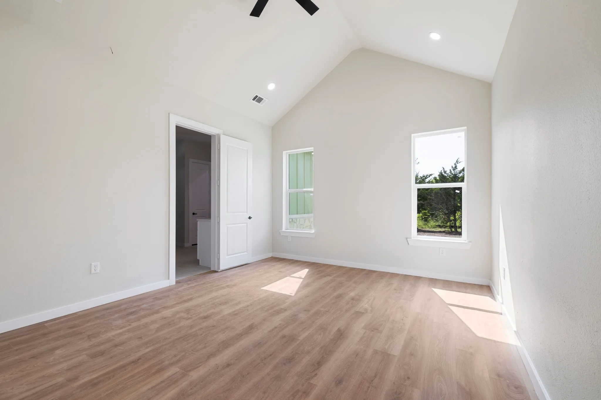 Single Family Residence For Sale in Ellis County , 3051 Stonebriar Drive, Waxahachie, Texas 75165, 4 Bedroom, 3 Bathroom, 3 Garage spaces, 3,900 Sqft, built in 2025, mls#21358770, Real Estate Agent in Waxahachie, Homes For Sale in Ellis county, Homes For Sale in Waxahachie, Realtor in Waxahachie Texas, Real Estate Brokerage Independent Realty Texas, Luminita Cordes Realtor