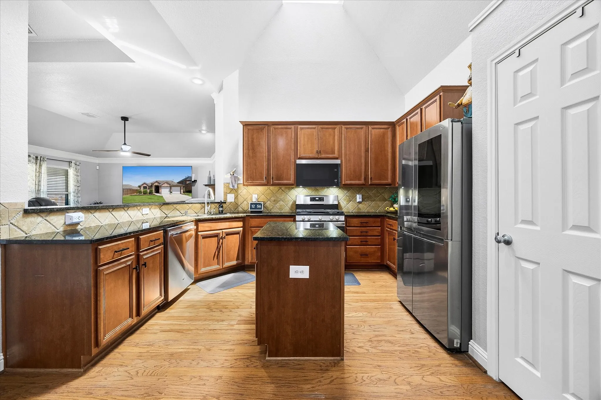 Single Family Residence For Sale in Rockwall County , 809 Cauble Drive, Fate, Texas 75087, 4 Bedroom, 3 Bathroom, 2 Garage spaces, 2,402 Sqft, built in 2005, mls#21358008, Real Estate Agent in Fate, Homes For Sale in Rockwall county, Homes For Sale in Fate, Realtor in Fate Texas, Real Estate Brokerage Independent Realty Texas, Luminita Cordes Realtor