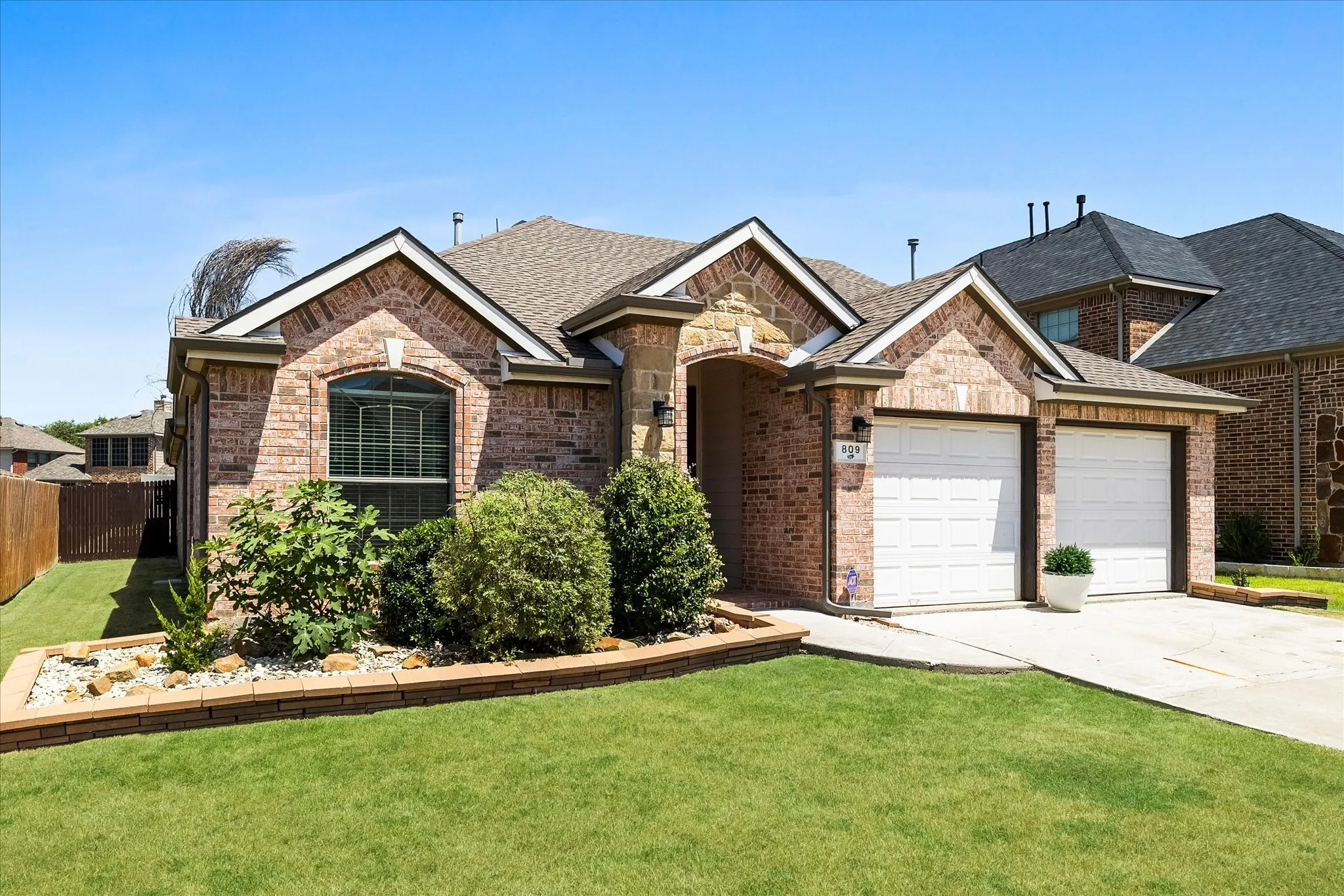 Single Family Residence For Sale in Rockwall County , 809 Cauble Drive, Fate, Texas 75087, 4 Bedroom, 3 Bathroom, 2 Garage spaces, 2,402 Sqft, built in 2005, mls#21358008, Real Estate Agent in Fate, Homes For Sale in Rockwall county, Homes For Sale in Fate, Realtor in Fate Texas, Real Estate Brokerage Independent Realty Texas, Luminita Cordes Realtor
