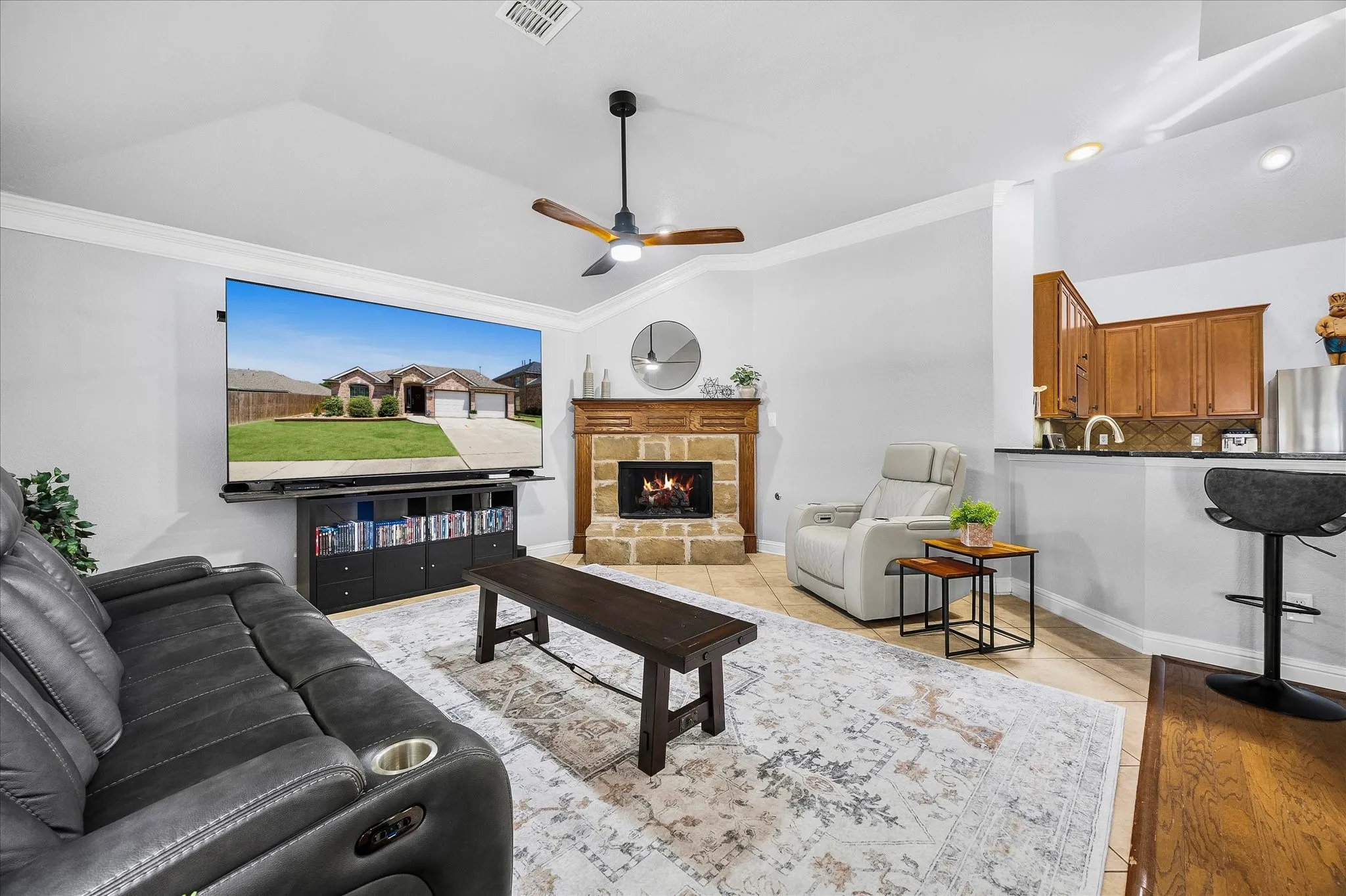 Single Family Residence For Sale in Rockwall County , 809 Cauble Drive, Fate, Texas 75087, 4 Bedroom, 3 Bathroom, 2 Garage spaces, 2,402 Sqft, built in 2005, mls#21358008, Real Estate Agent in Fate, Homes For Sale in Rockwall county, Homes For Sale in Fate, Realtor in Fate Texas, Real Estate Brokerage Independent Realty Texas, Luminita Cordes Realtor