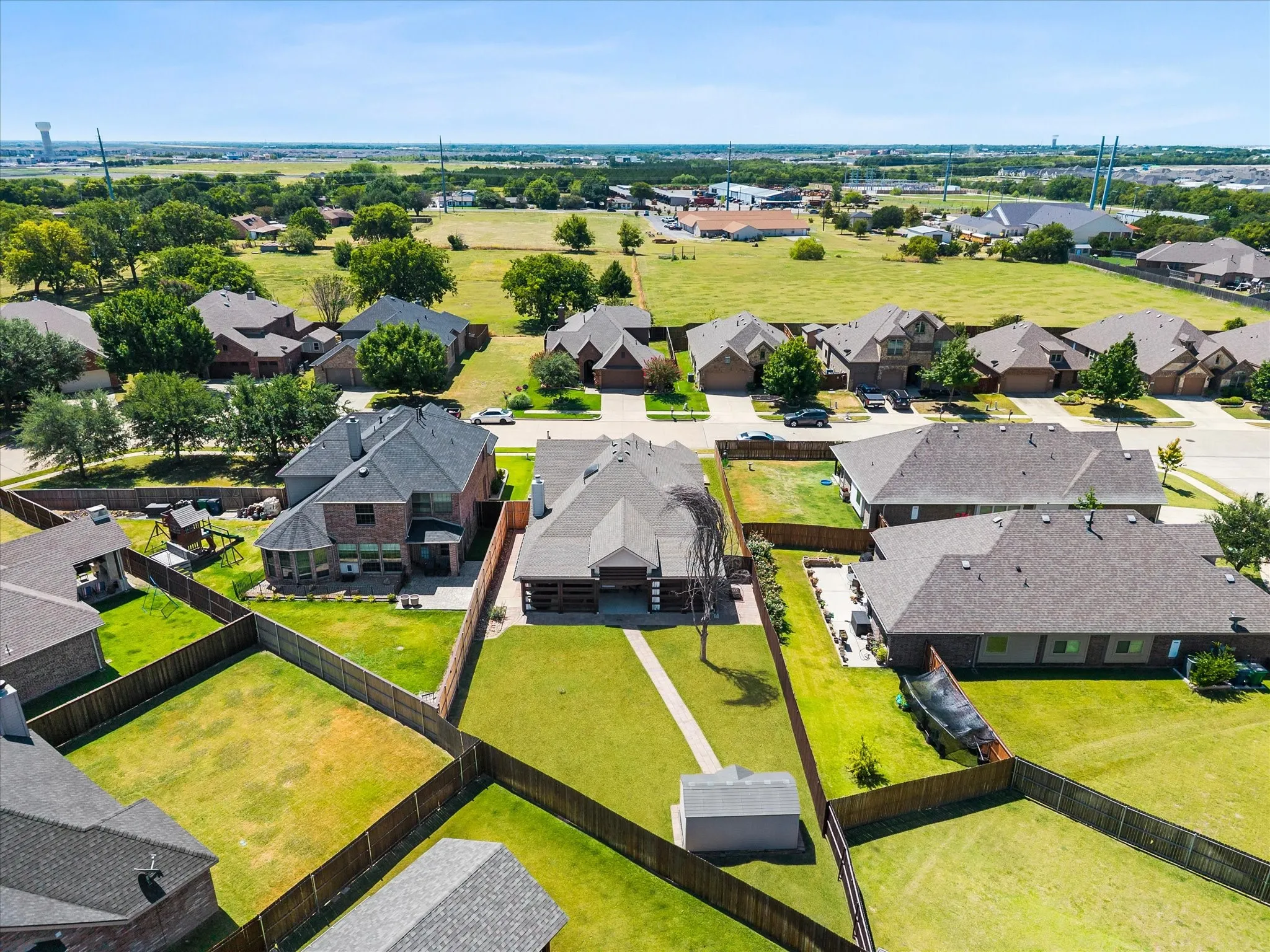 Single Family Residence For Sale in Rockwall County , 809 Cauble Drive, Fate, Texas 75087, 4 Bedroom, 3 Bathroom, 2 Garage spaces, 2,402 Sqft, built in 2005, mls#21358008, Real Estate Agent in Fate, Homes For Sale in Rockwall county, Homes For Sale in Fate, Realtor in Fate Texas, Real Estate Brokerage Independent Realty Texas, Luminita Cordes Realtor